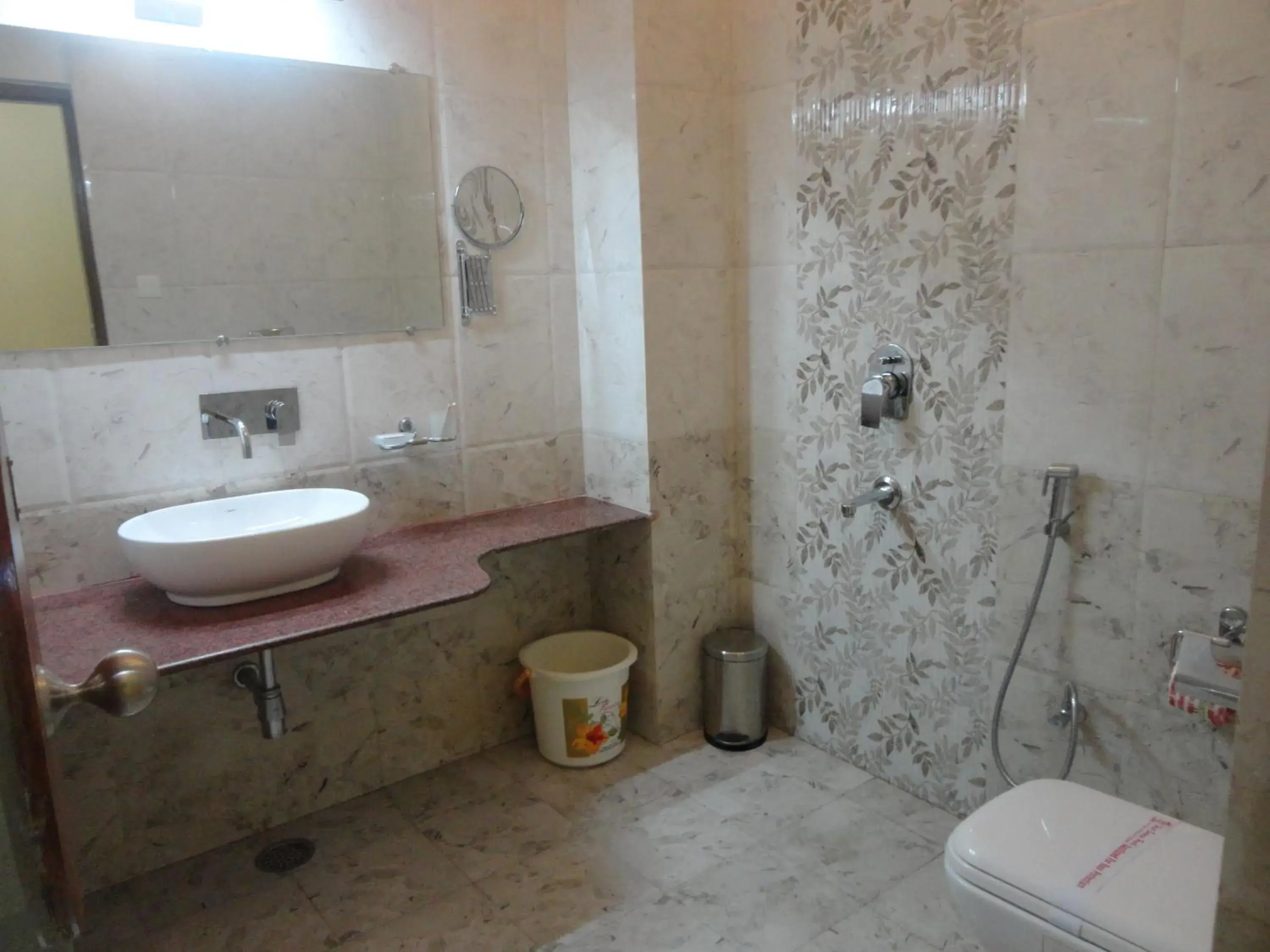 Bathroom in Hotel Banaras Haveli