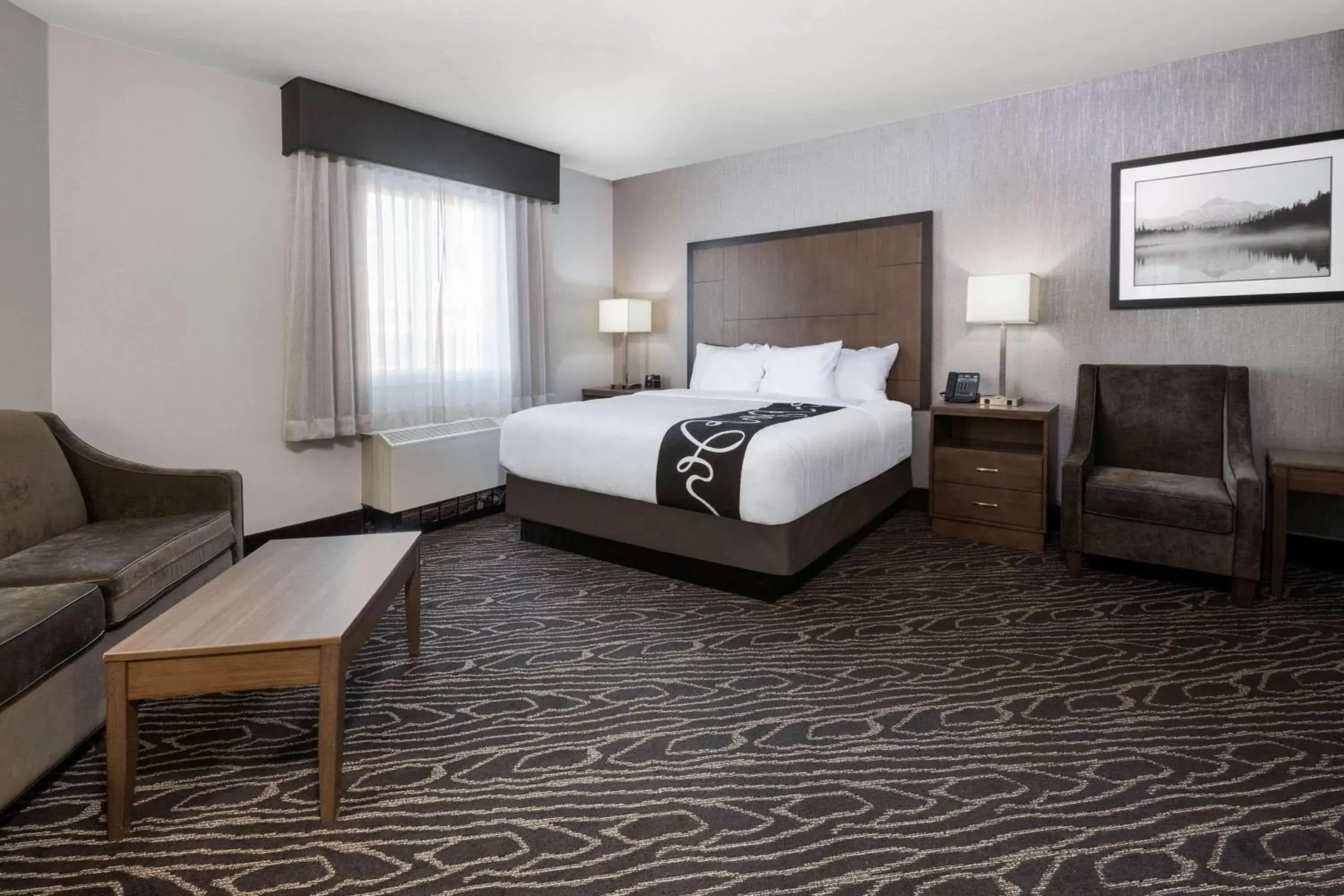 Photo of the whole room, Bed in La Quinta by Wyndham Fairbanks Airport