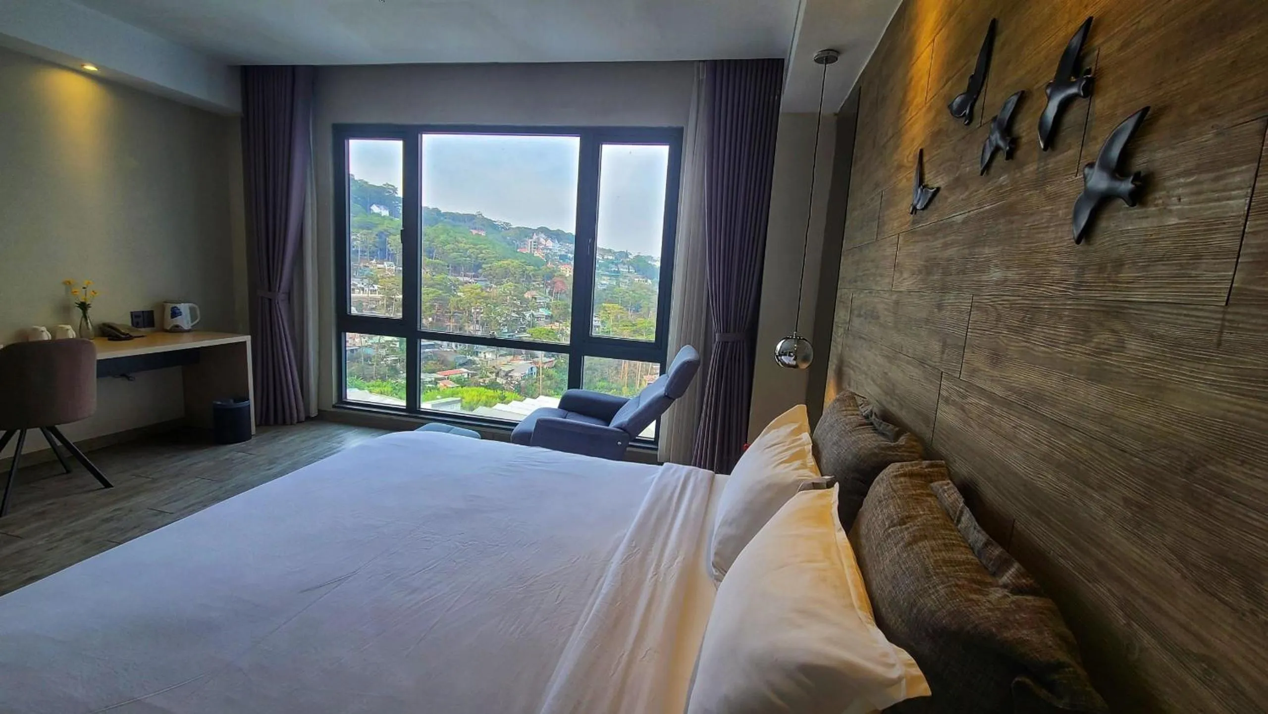 Bed in The Luxe Da Lat