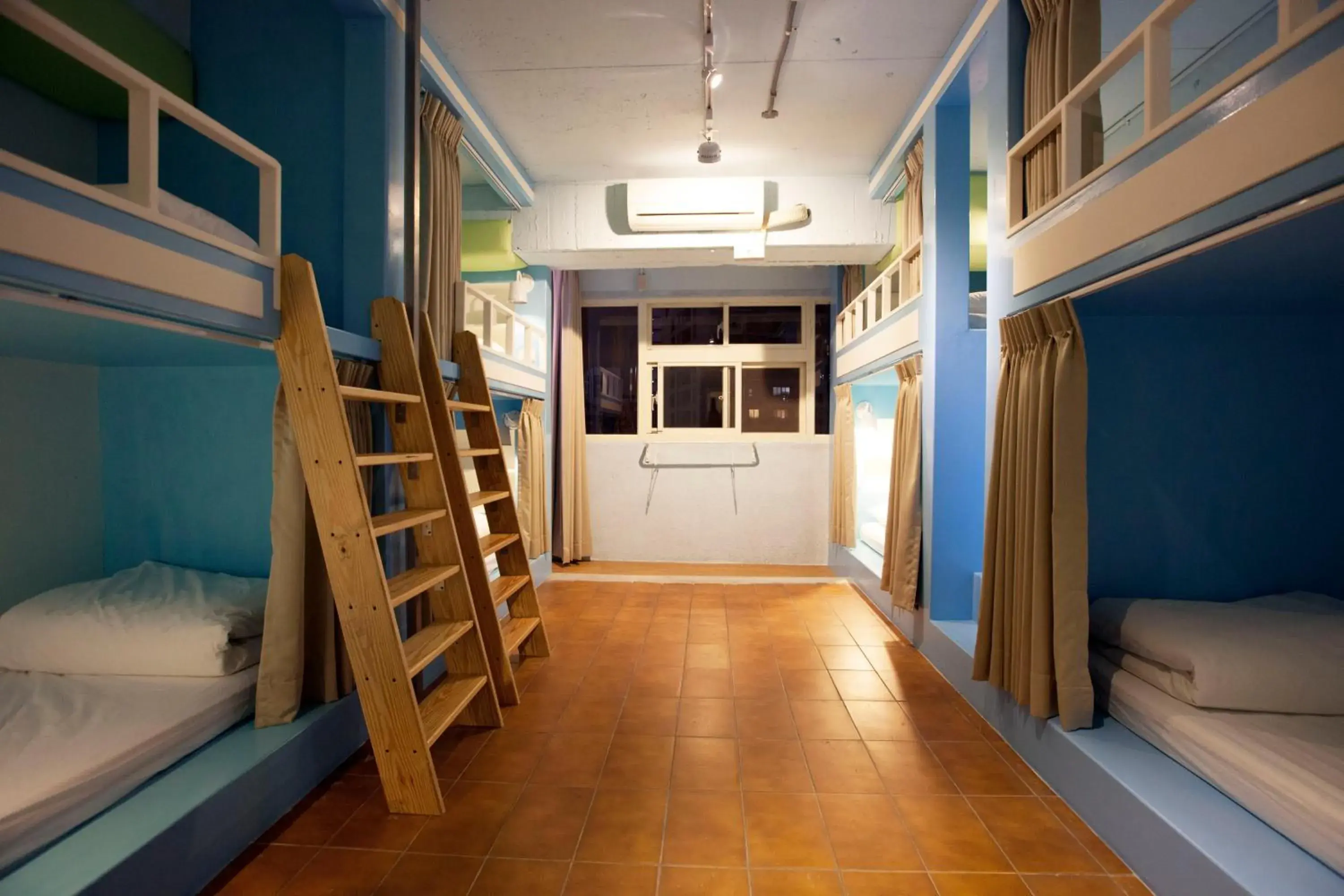 bunk bed in Mr Lobster's Secret Den Design Hostel