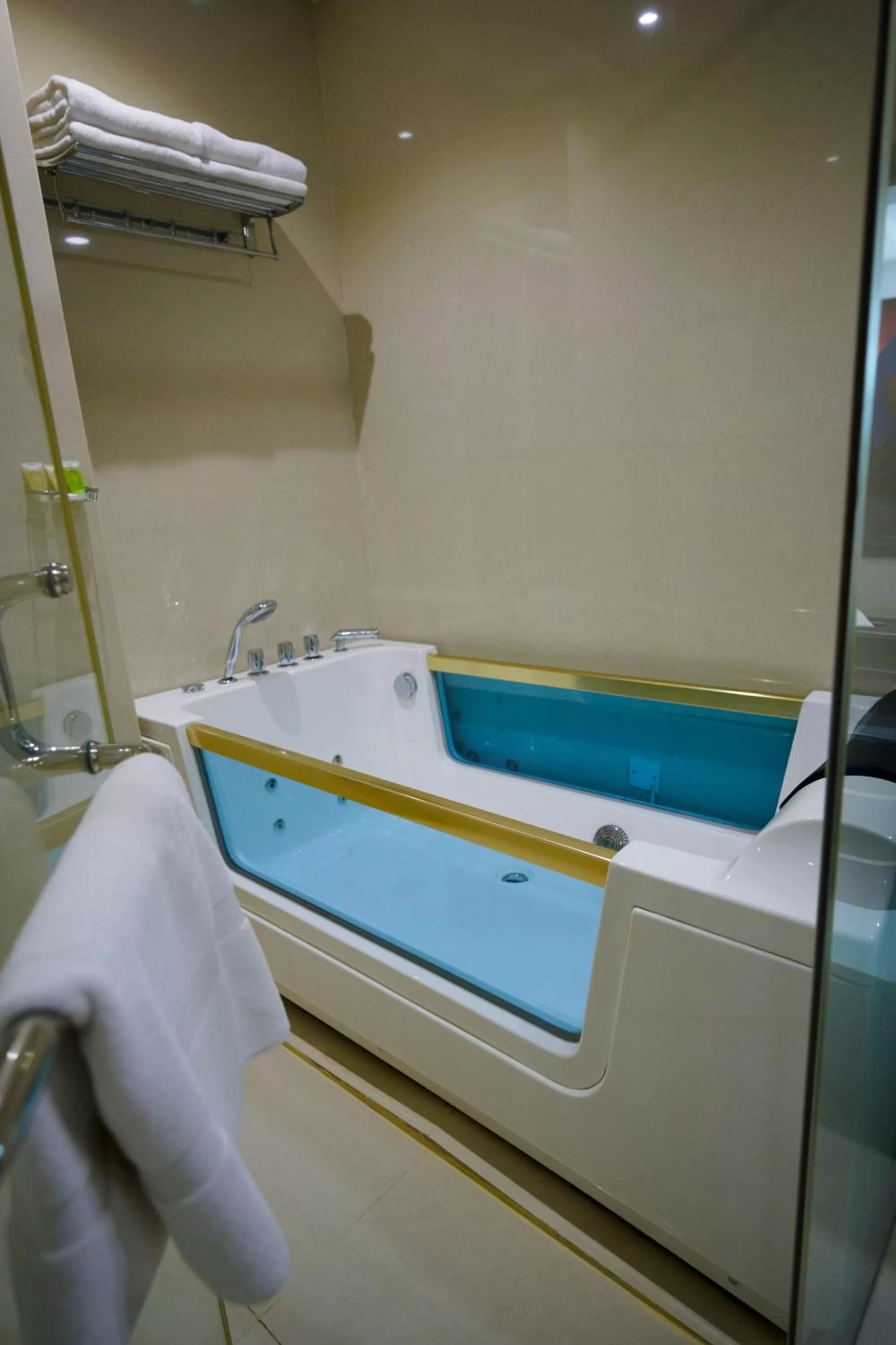 Bathroom in Arman Hotel Juffair Mall