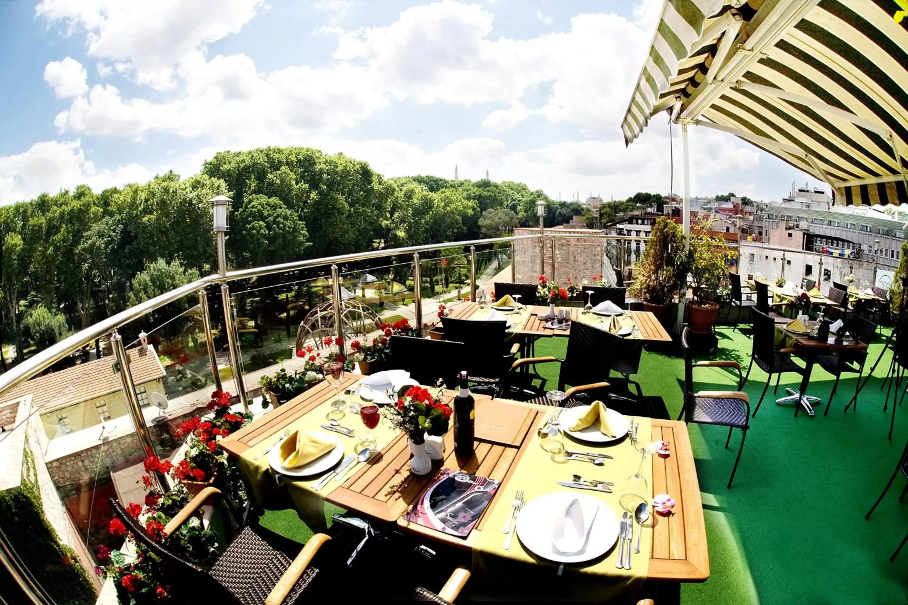 Balcony/Terrace, Restaurant/Places to Eat in Gülhanepark Hotel & Spa