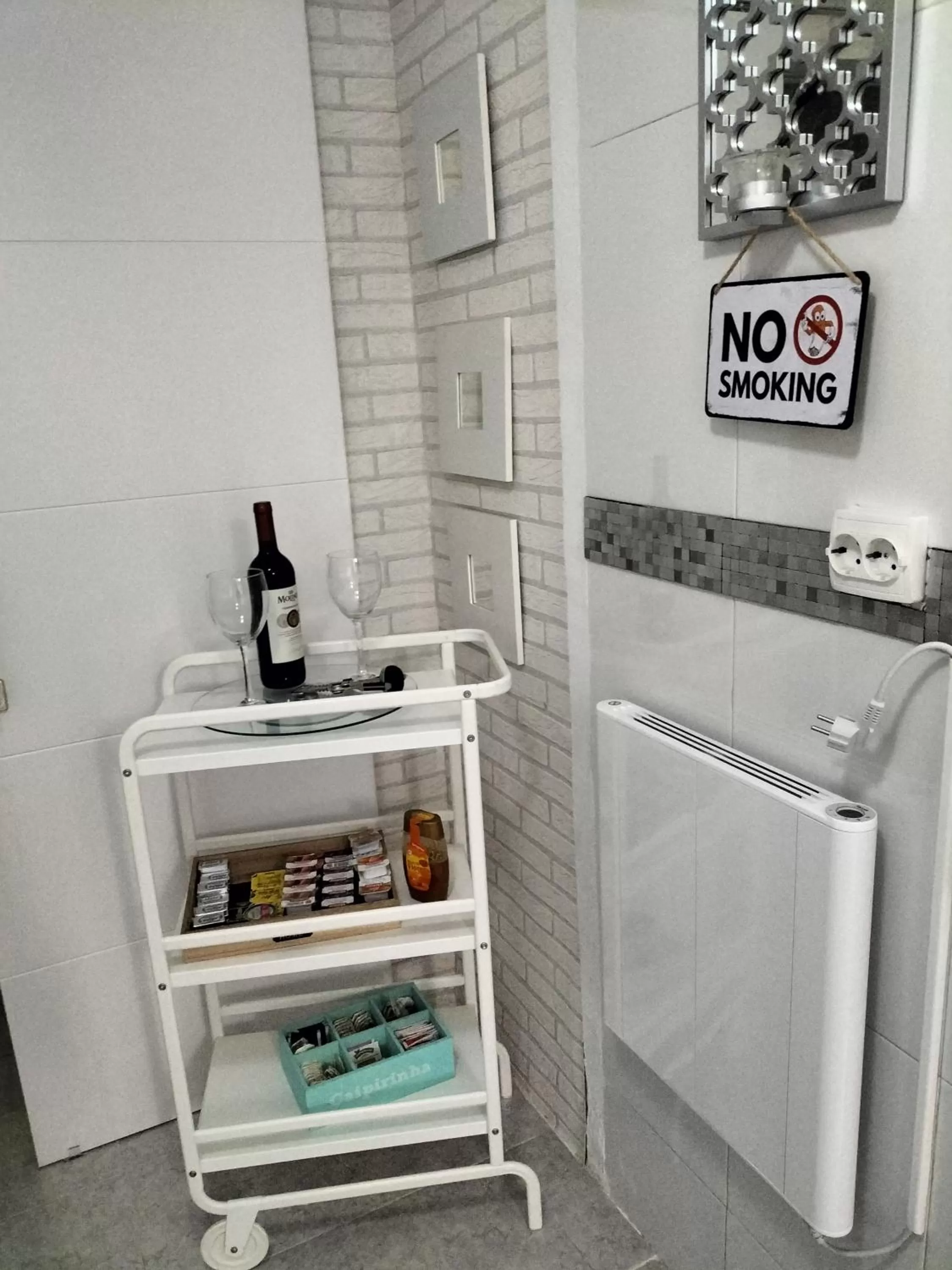 Kitchen or kitchenette in Apartamentos Flamenco B&B