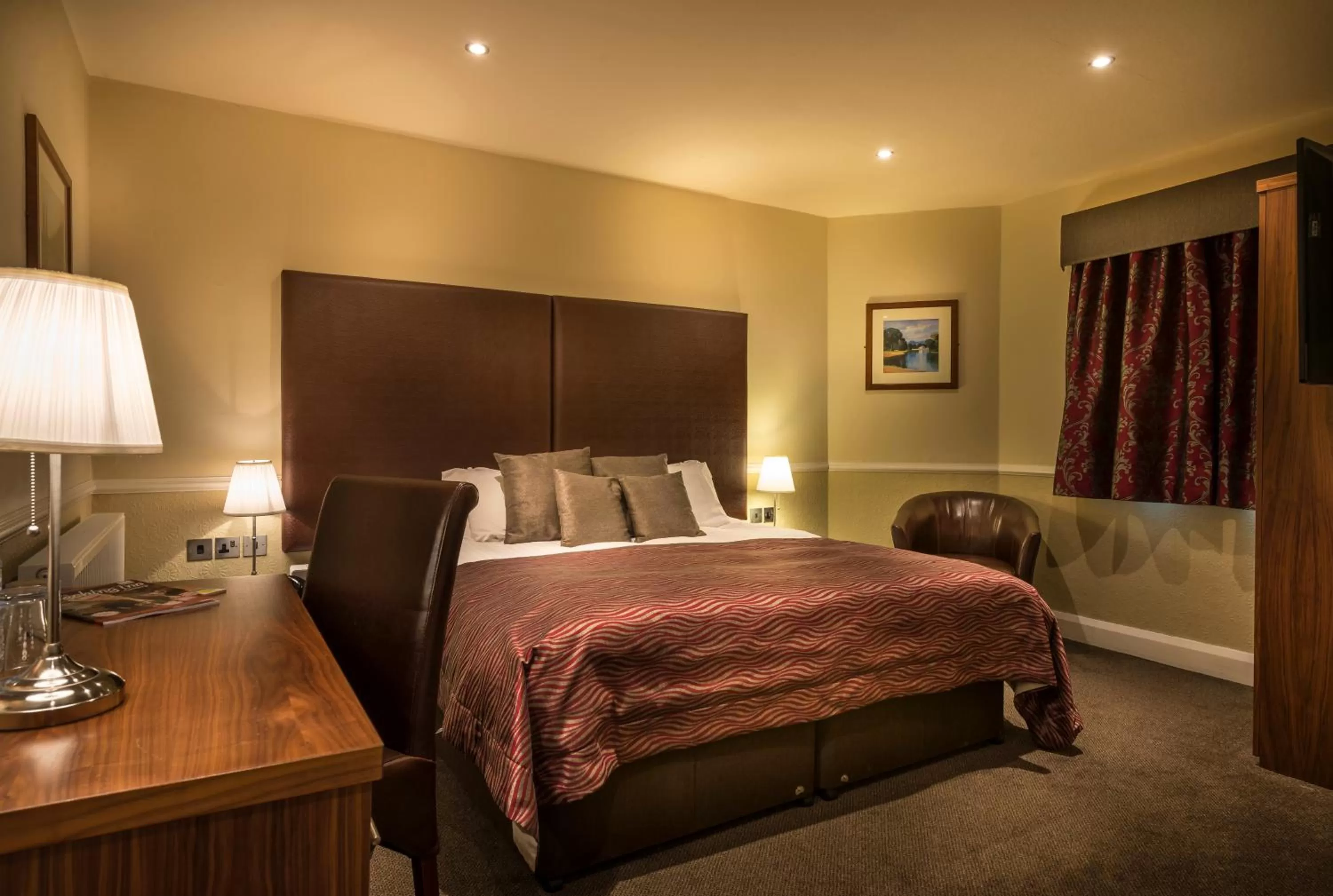 Bedroom, Bed in The White Hart Hotel, Boston, Lincolnshire - The Coaching Inn Group