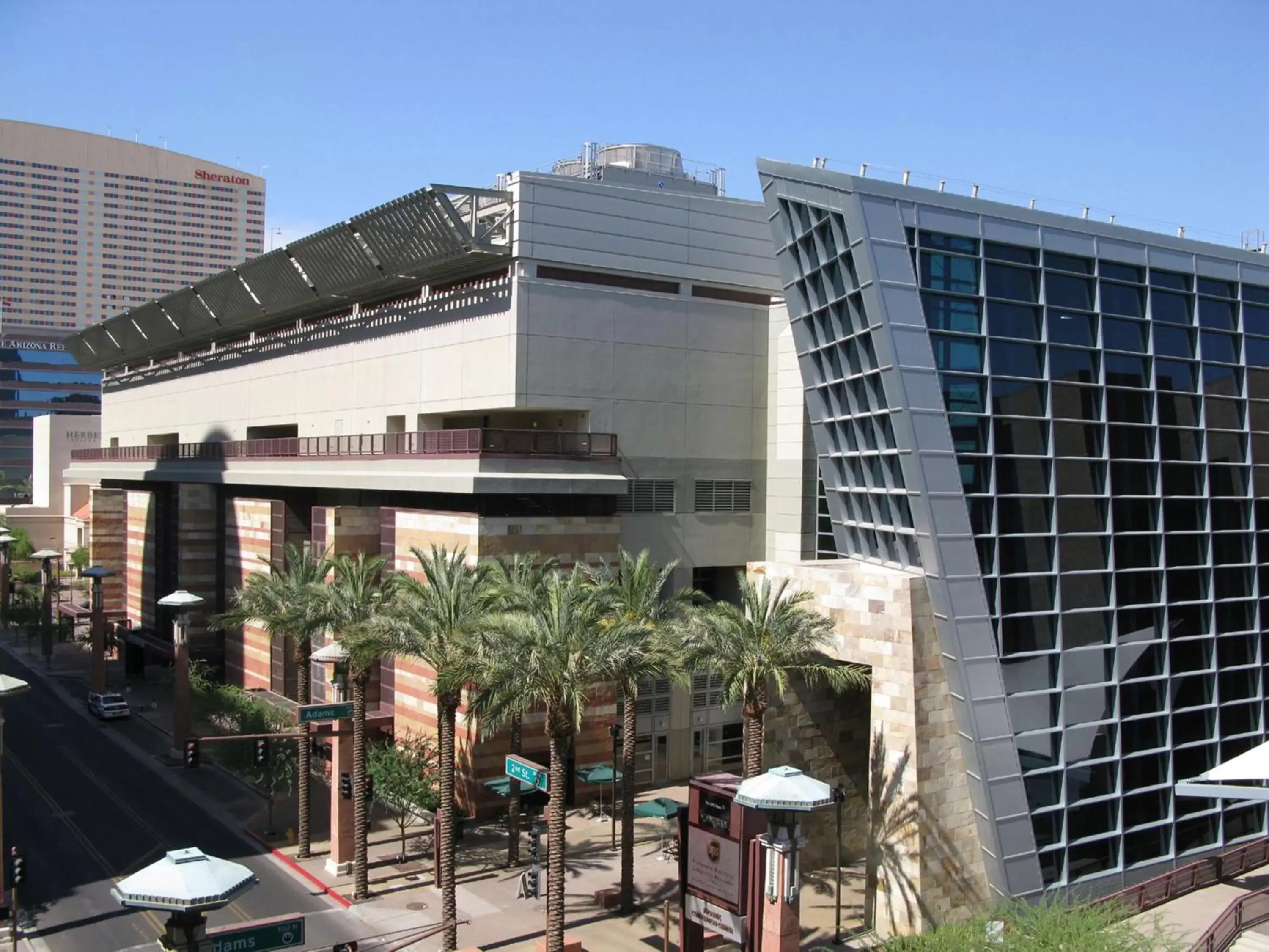 Property Building in Hilton Phoenix Airport