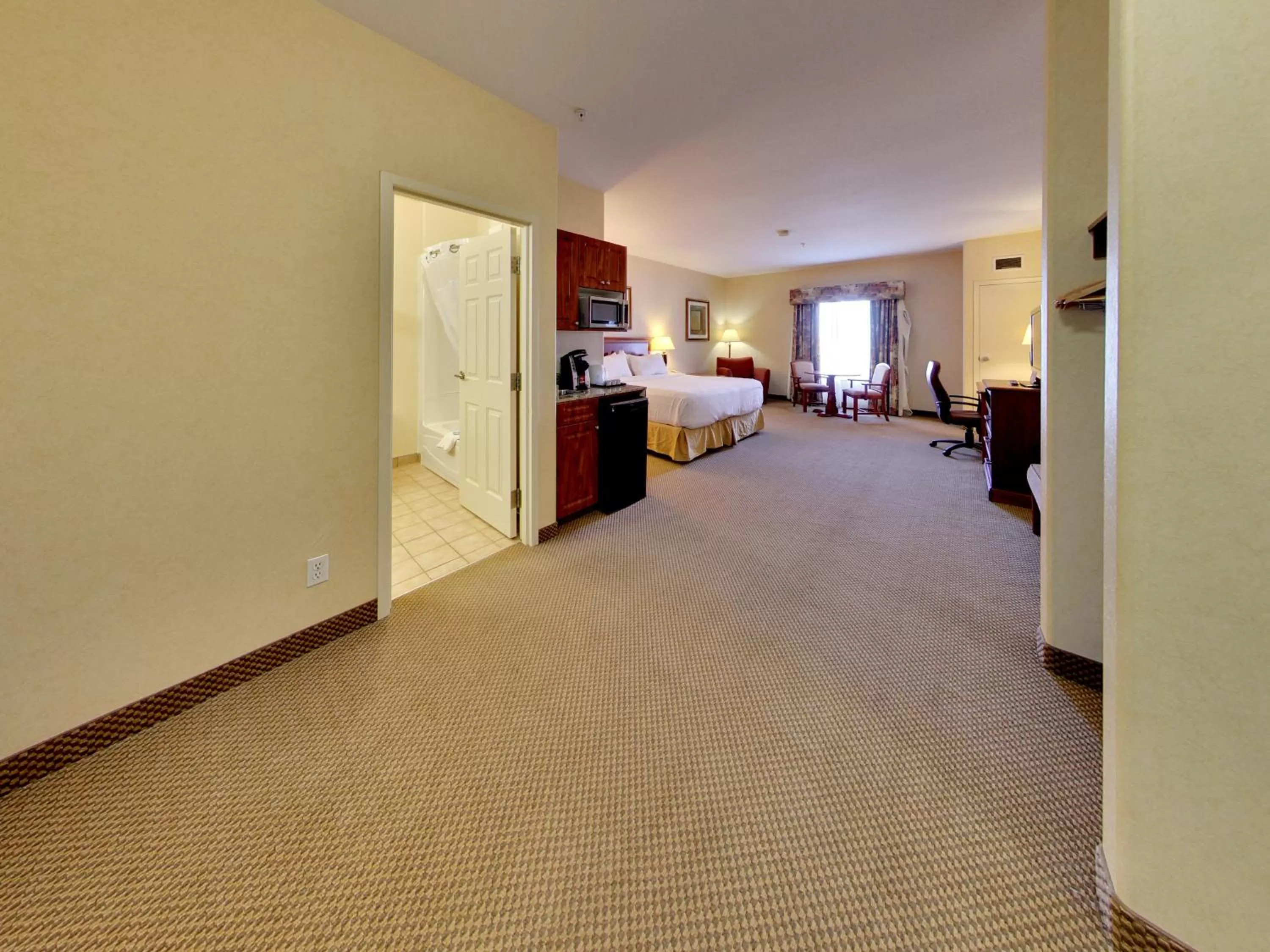 Photo of the whole room, Bed in Holiday Inn Express Hotel & Suites - Edmonton International Airport by IHG