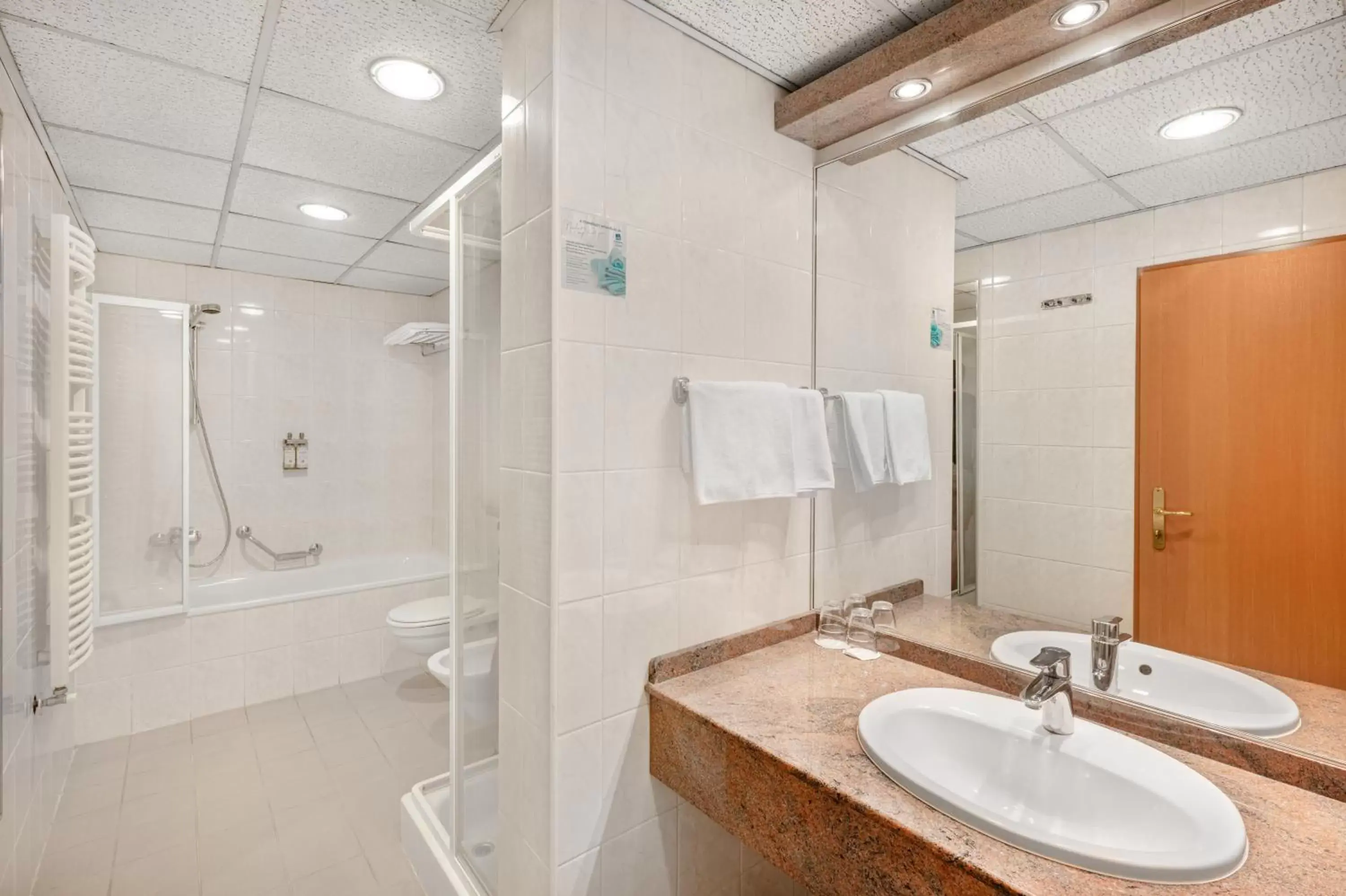 Bathroom in Danubius Hotel Raba