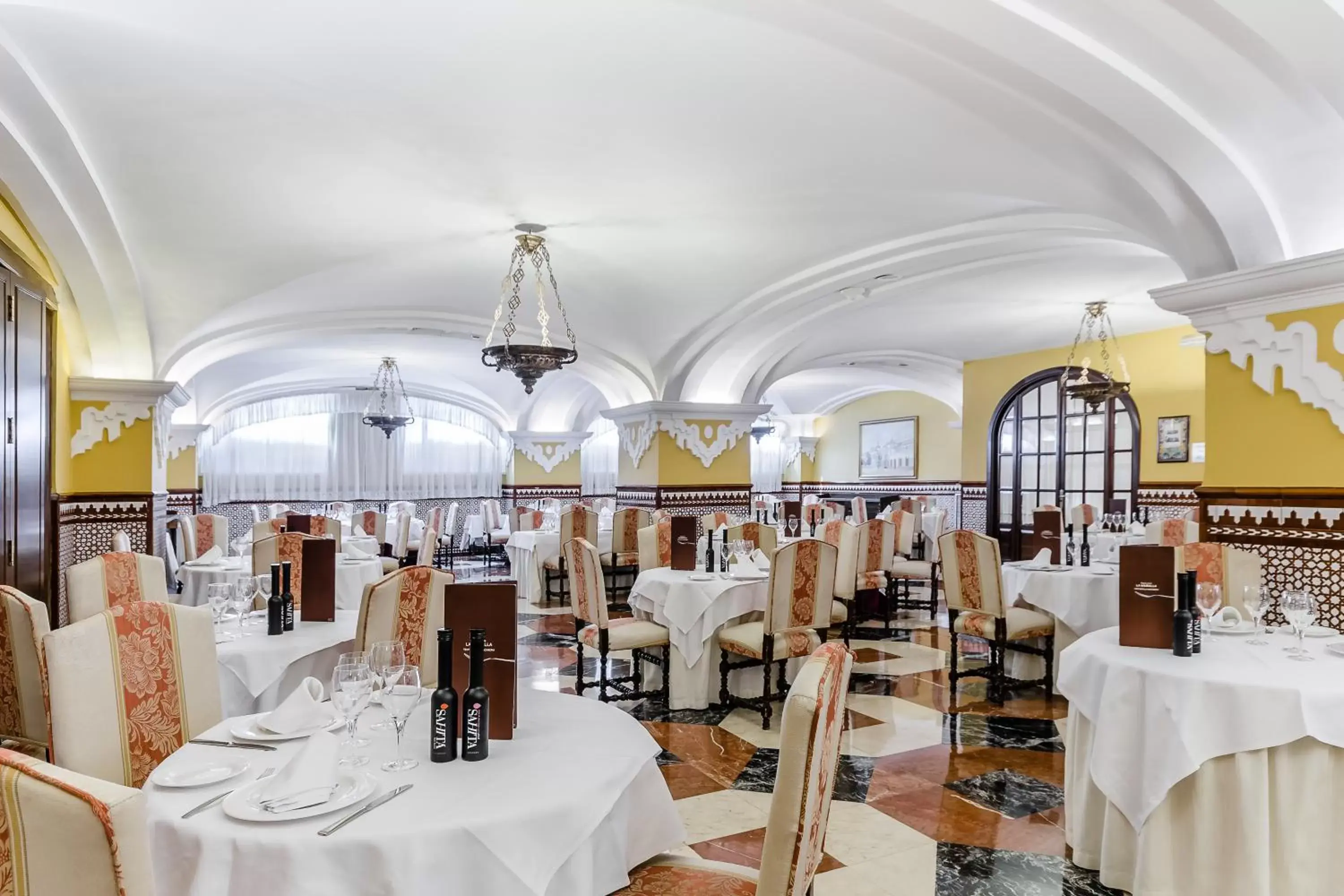 Restaurant/Places to Eat in Exe Sevilla Macarena