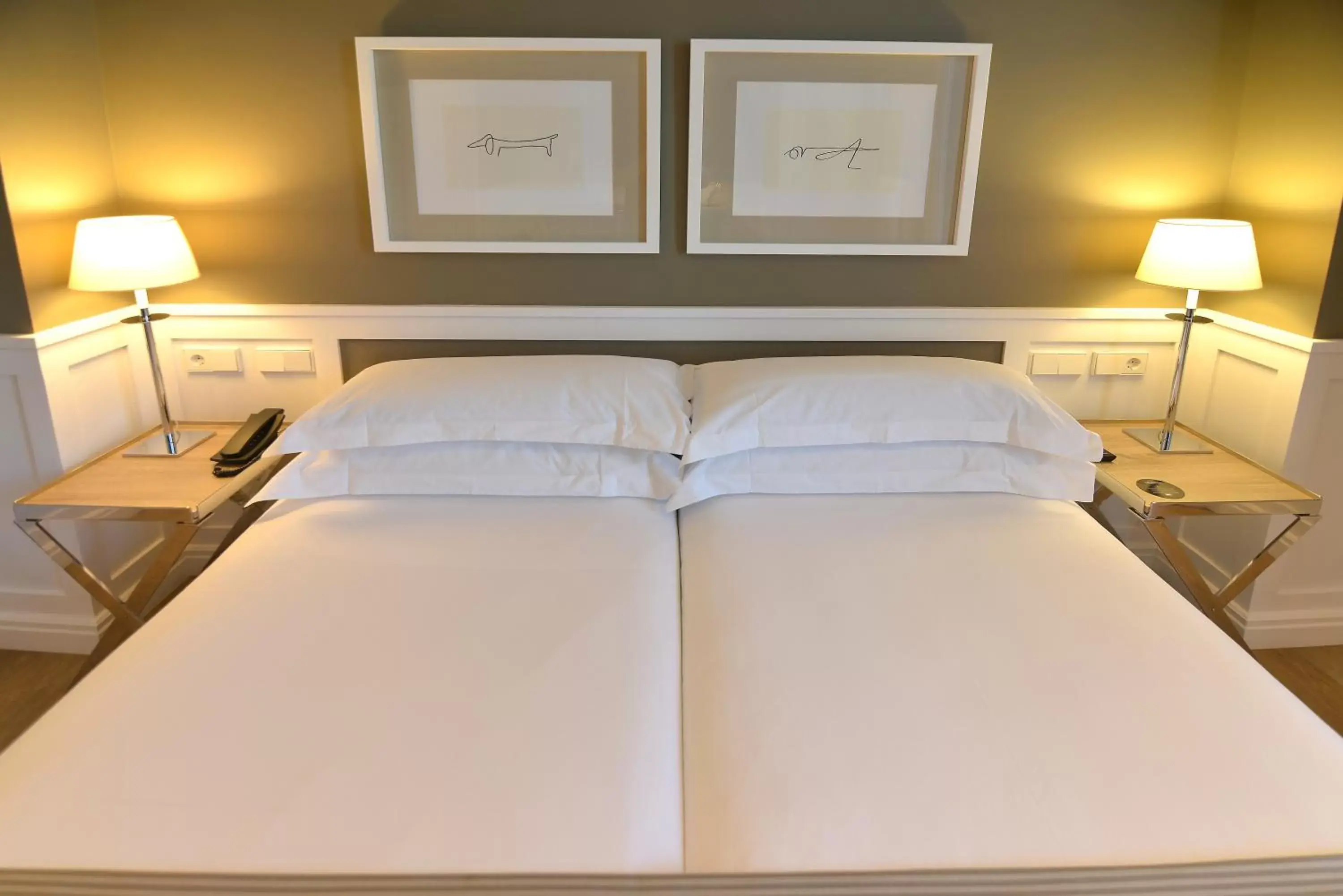 Bed in Hotel Granvia