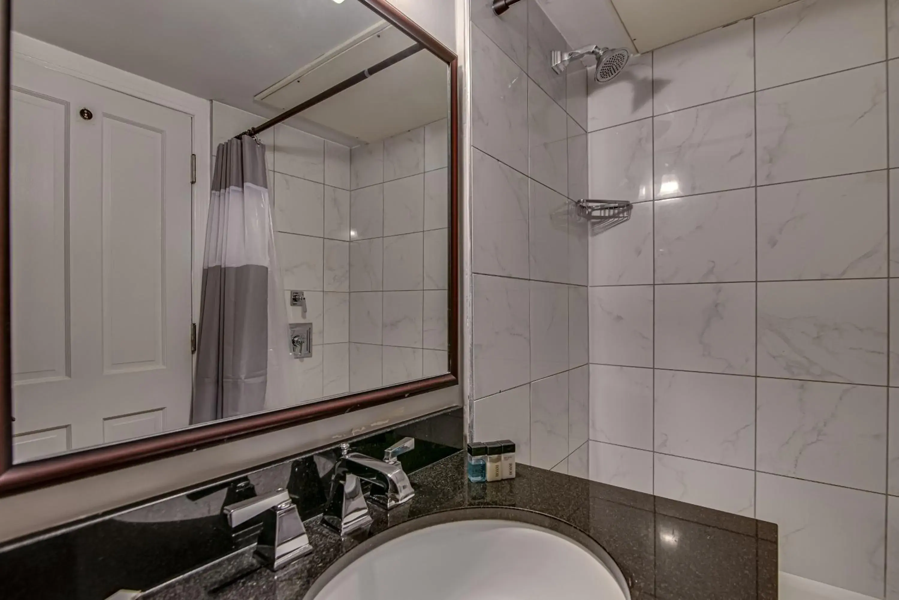 Bathroom in Malaga Inn