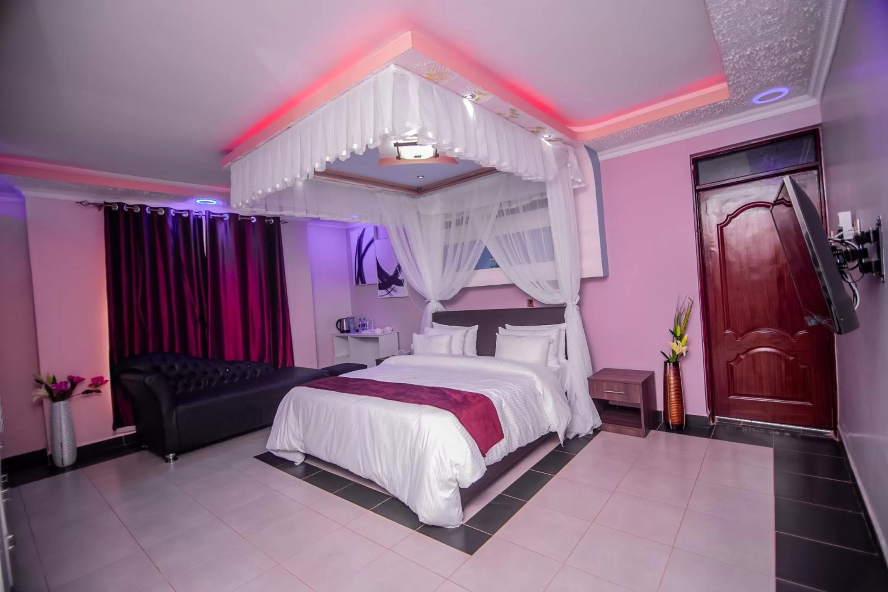 Photo of the whole room, Bed in Lovely Garden Guest Home