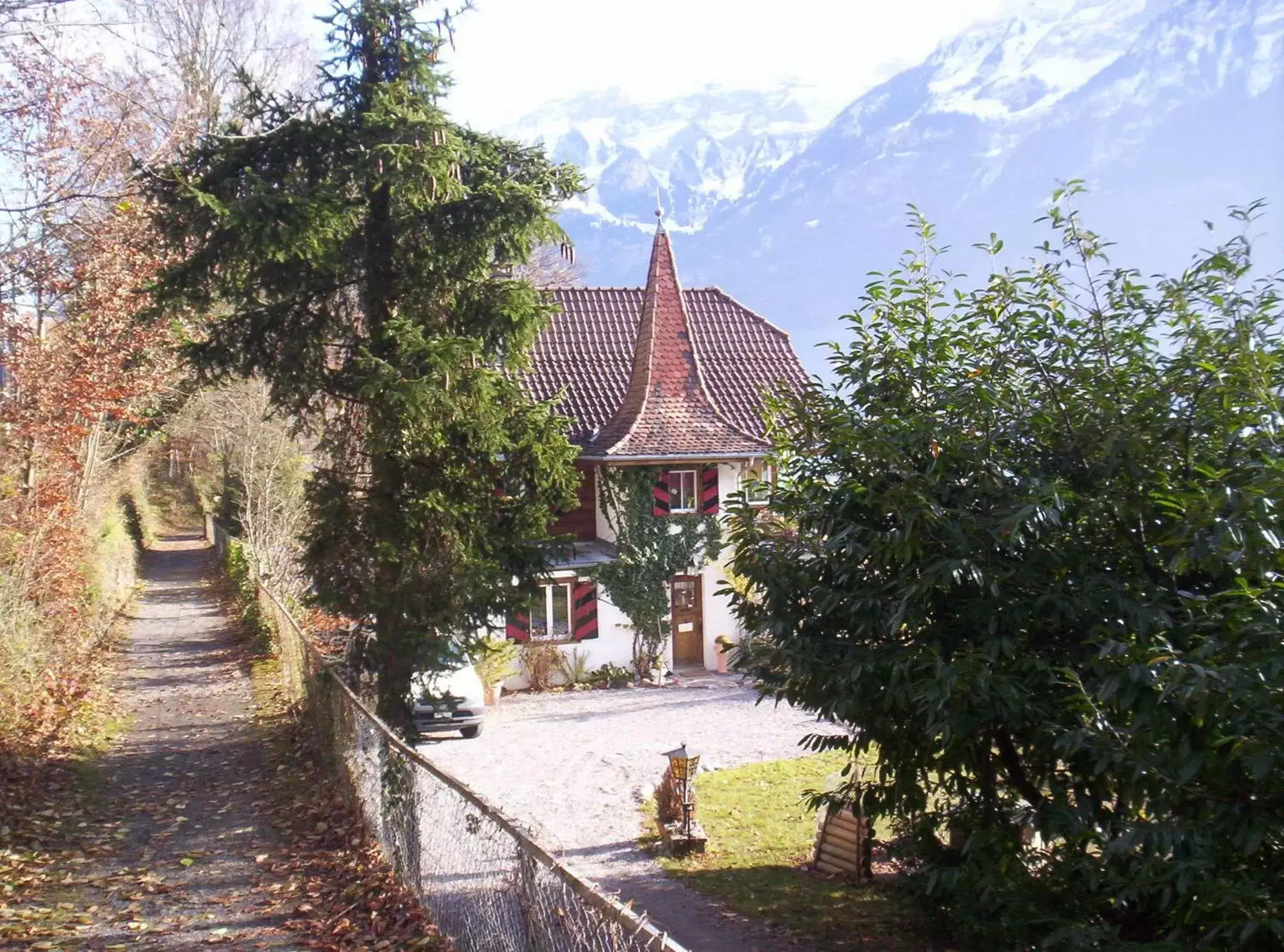 Hiking, Property Building in Alpina Boutique Hotel Ringgenberg