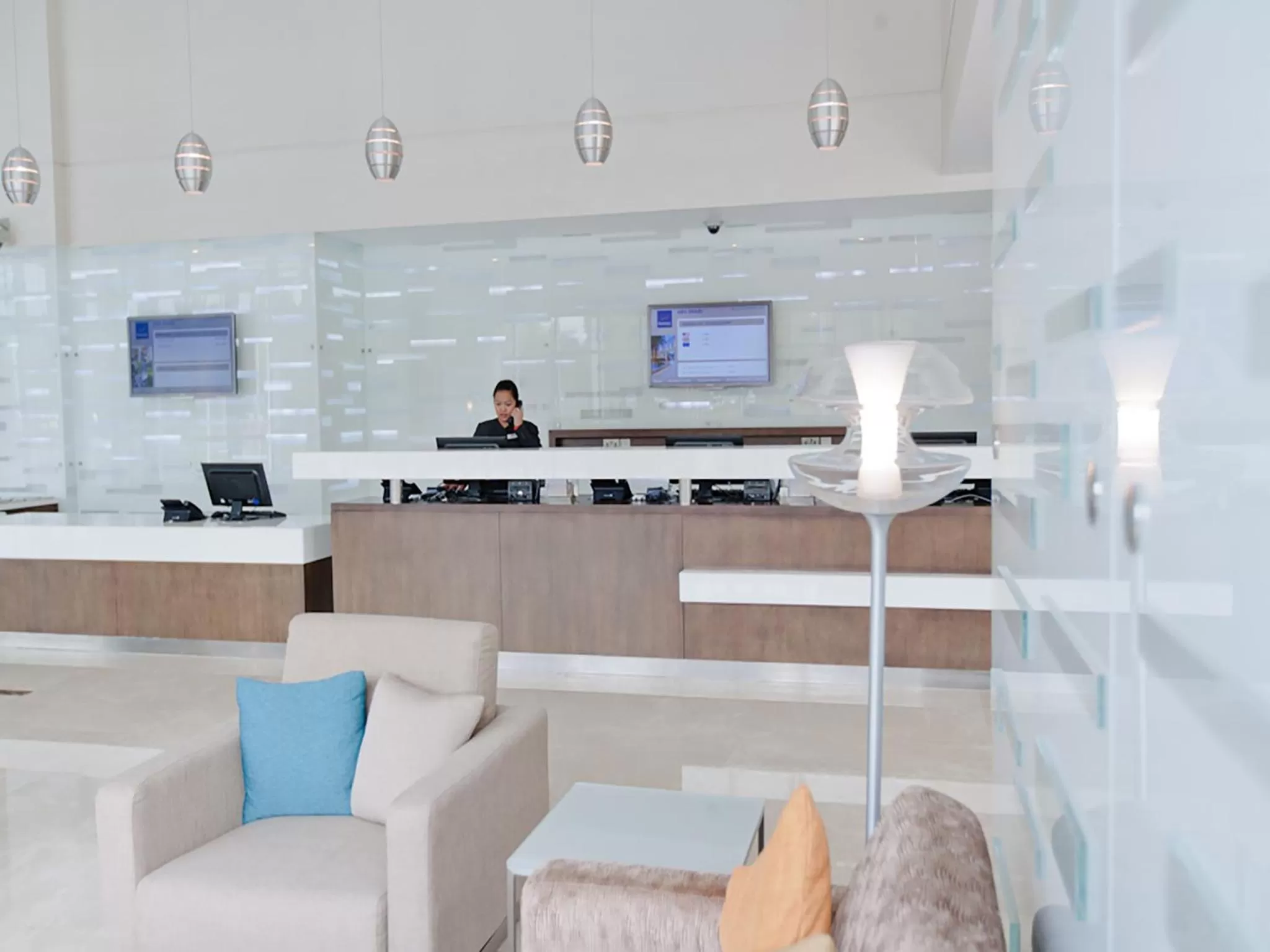 Lobby or reception in Novotel Abu Dhabi Gate