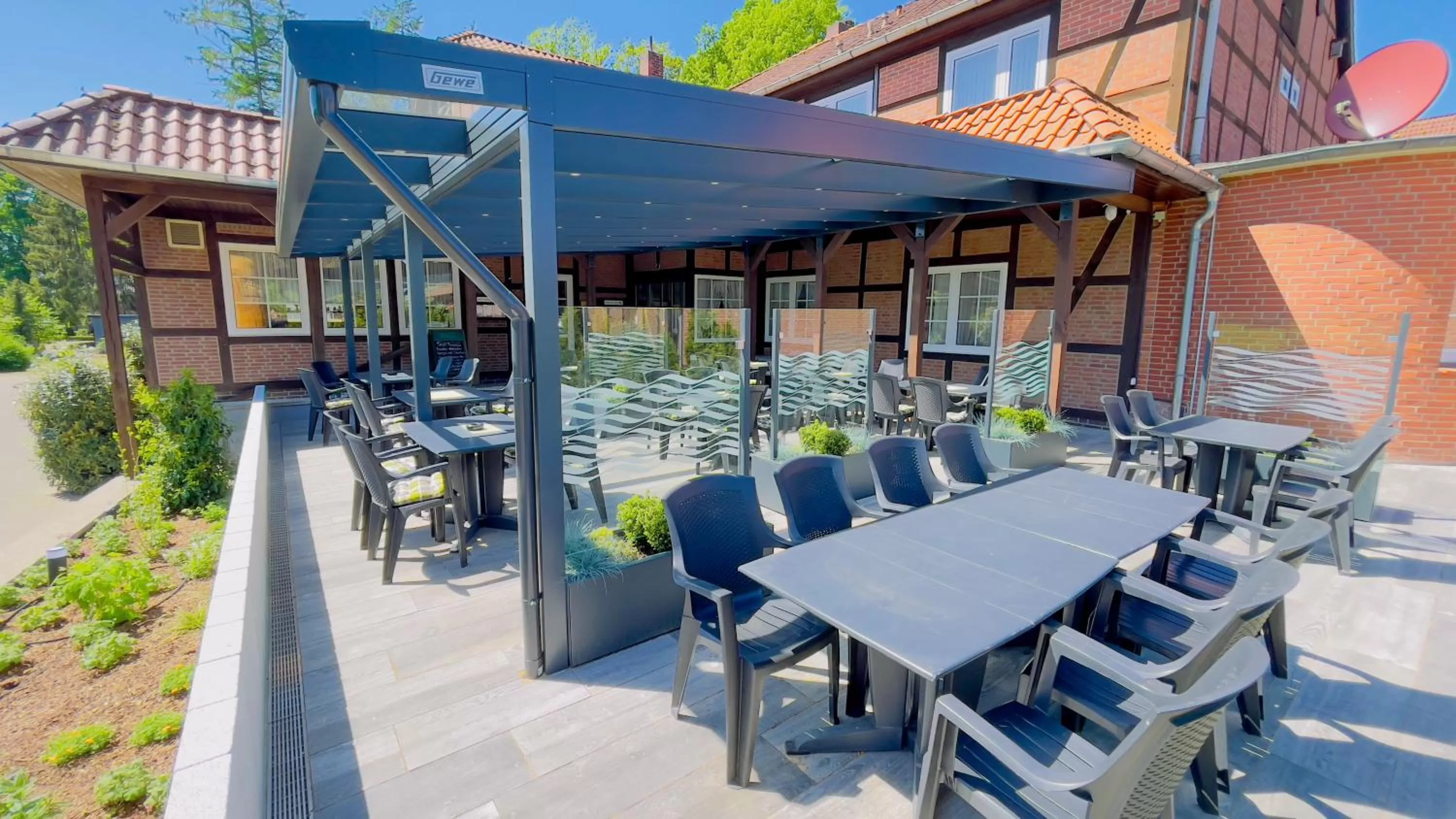 Restaurant/places to eat in Hotel Schnehagen