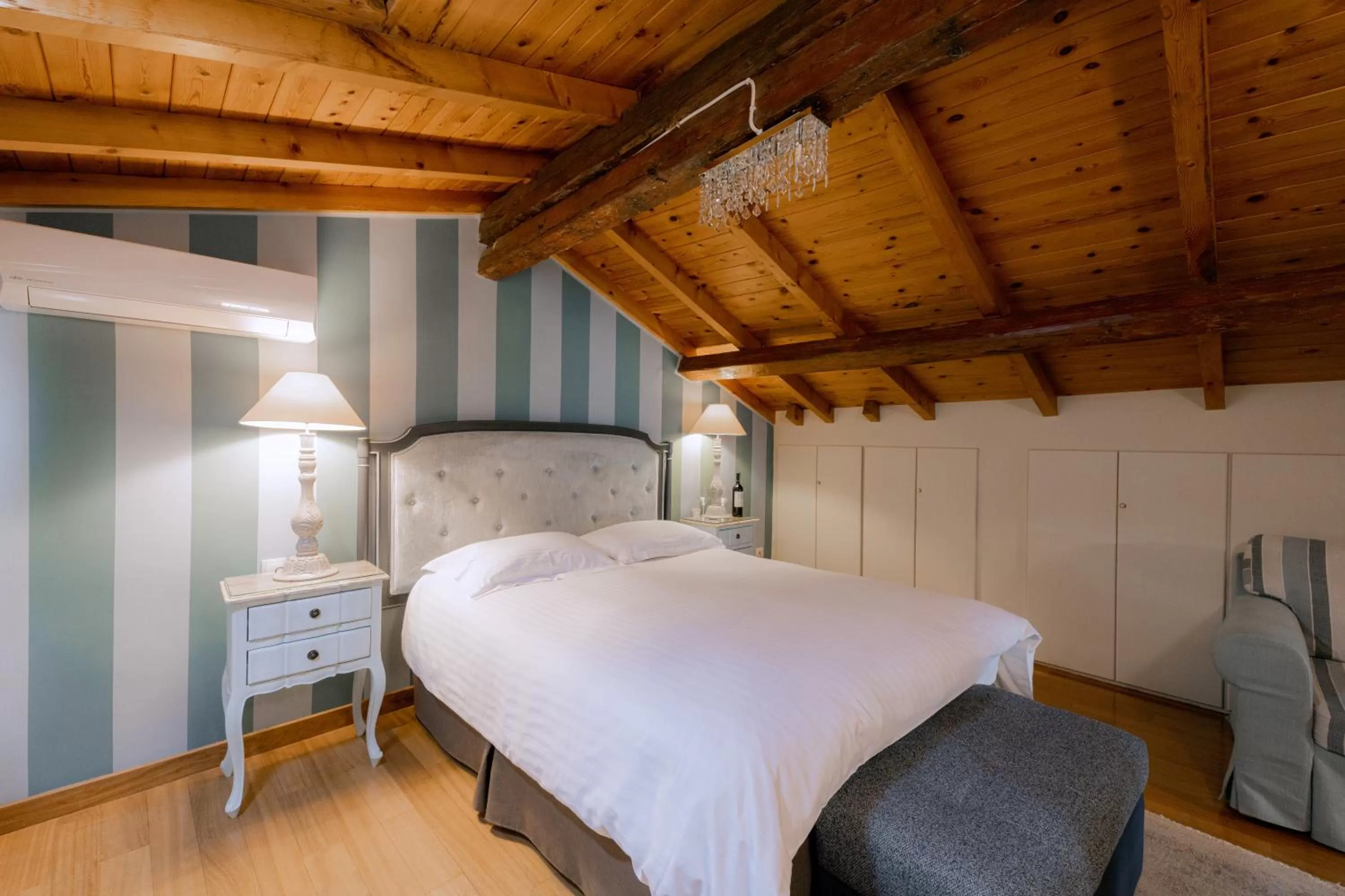 Bed in Kastello Hotel