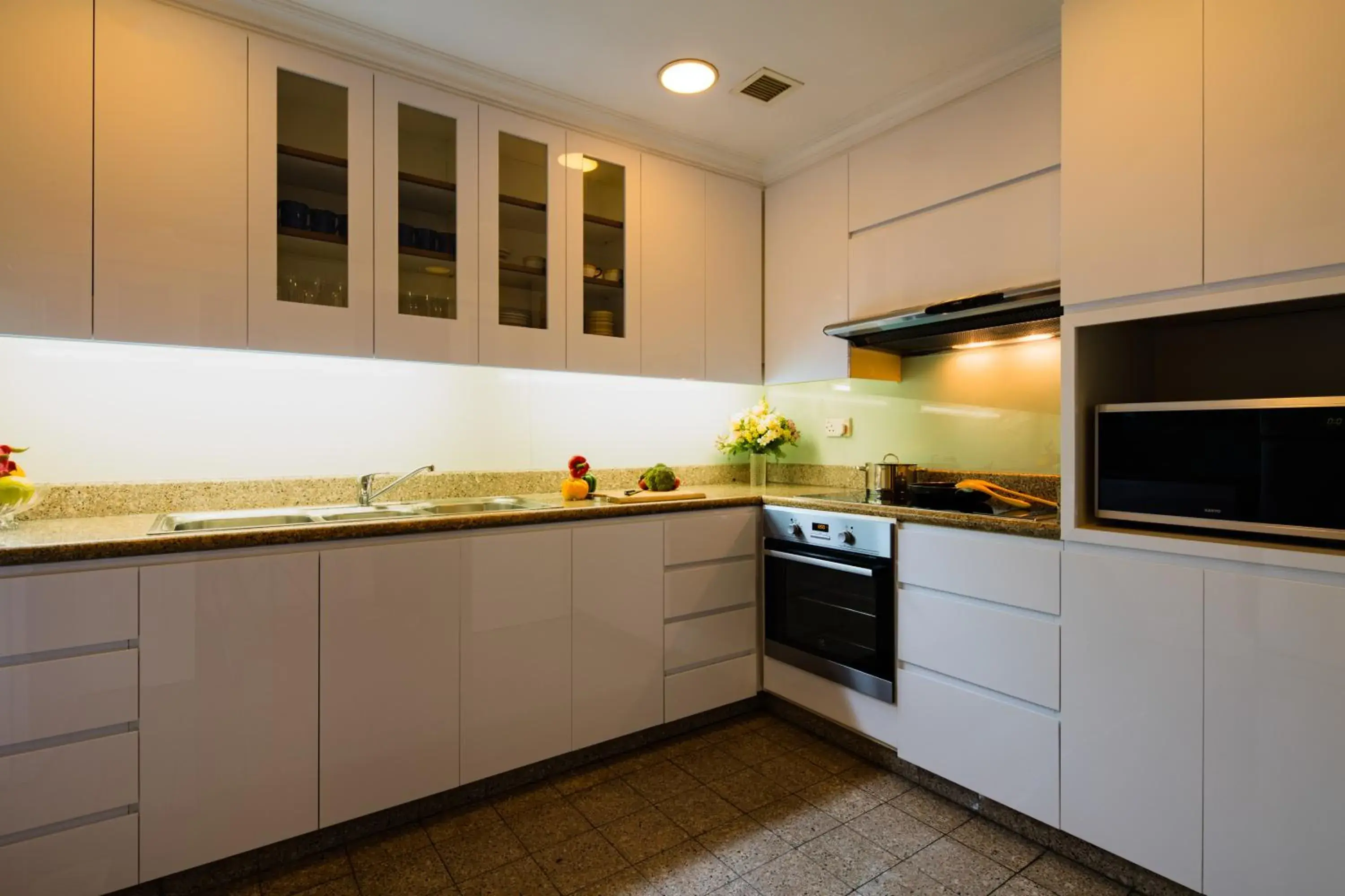 Kitchen or kitchenette, Kitchen/Kitchenette in Norfolk Mansion - Luxury Serviced Apartment