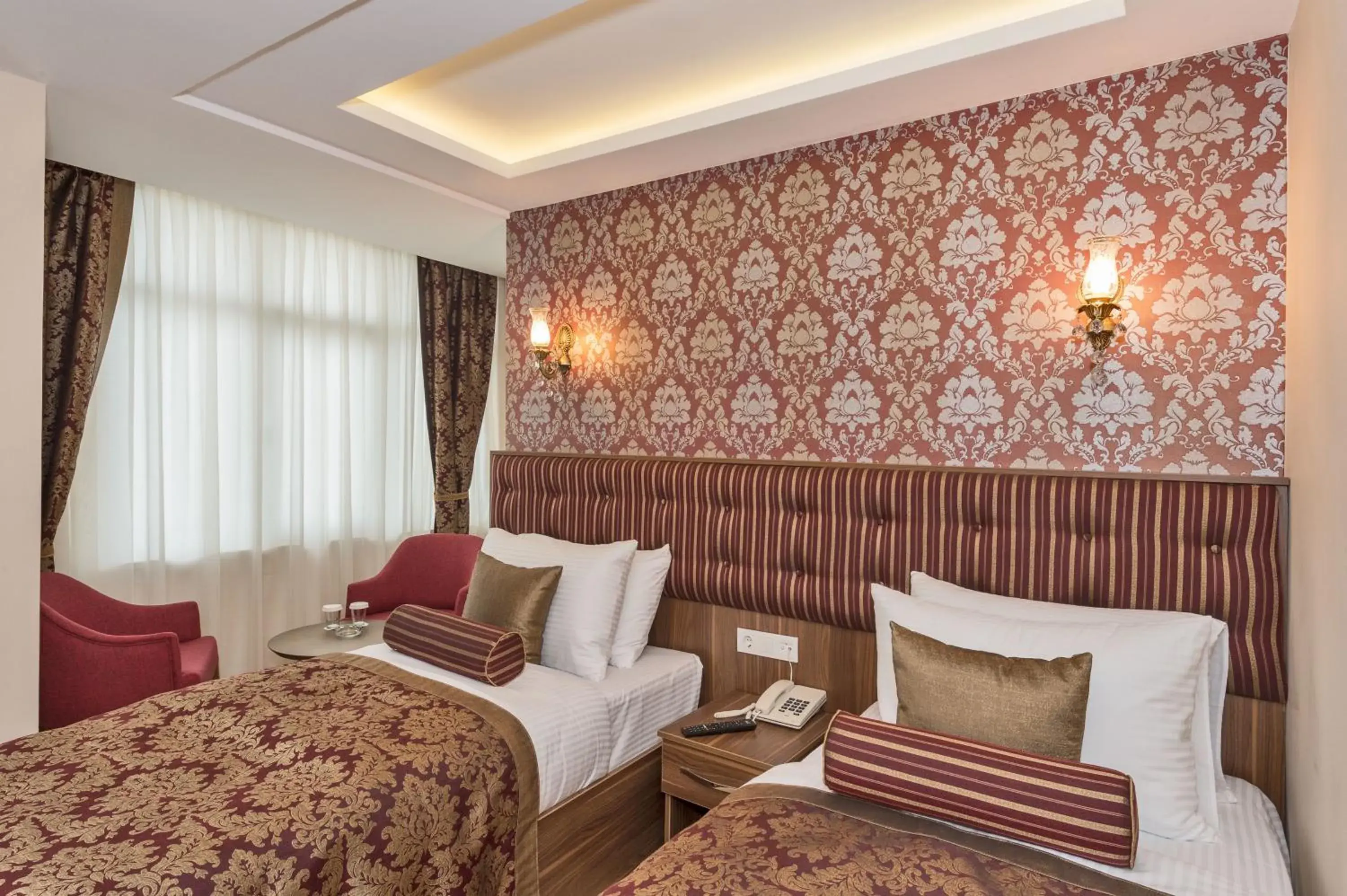 Bed in Marmara Place Old City Hotel