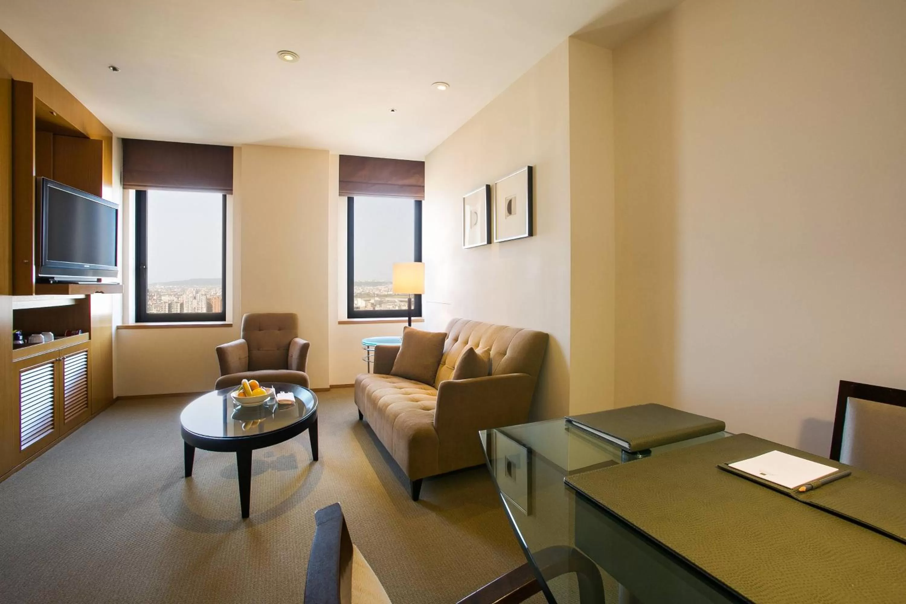 Living room in Ambassador Hotel Hsinchu