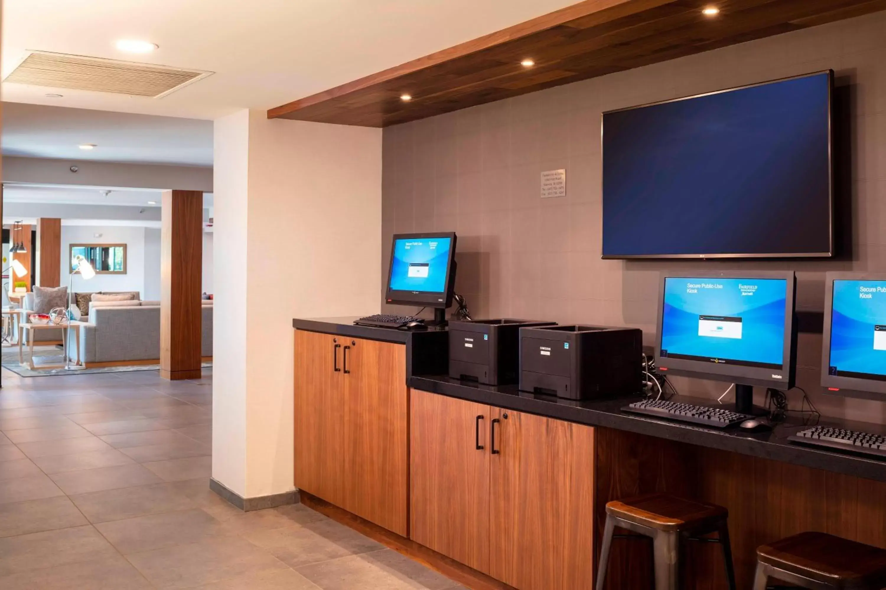 Business facilities, TV/Entertainment Center in Fairfield Inn & Suites by Marriott Providence Airport Warwick