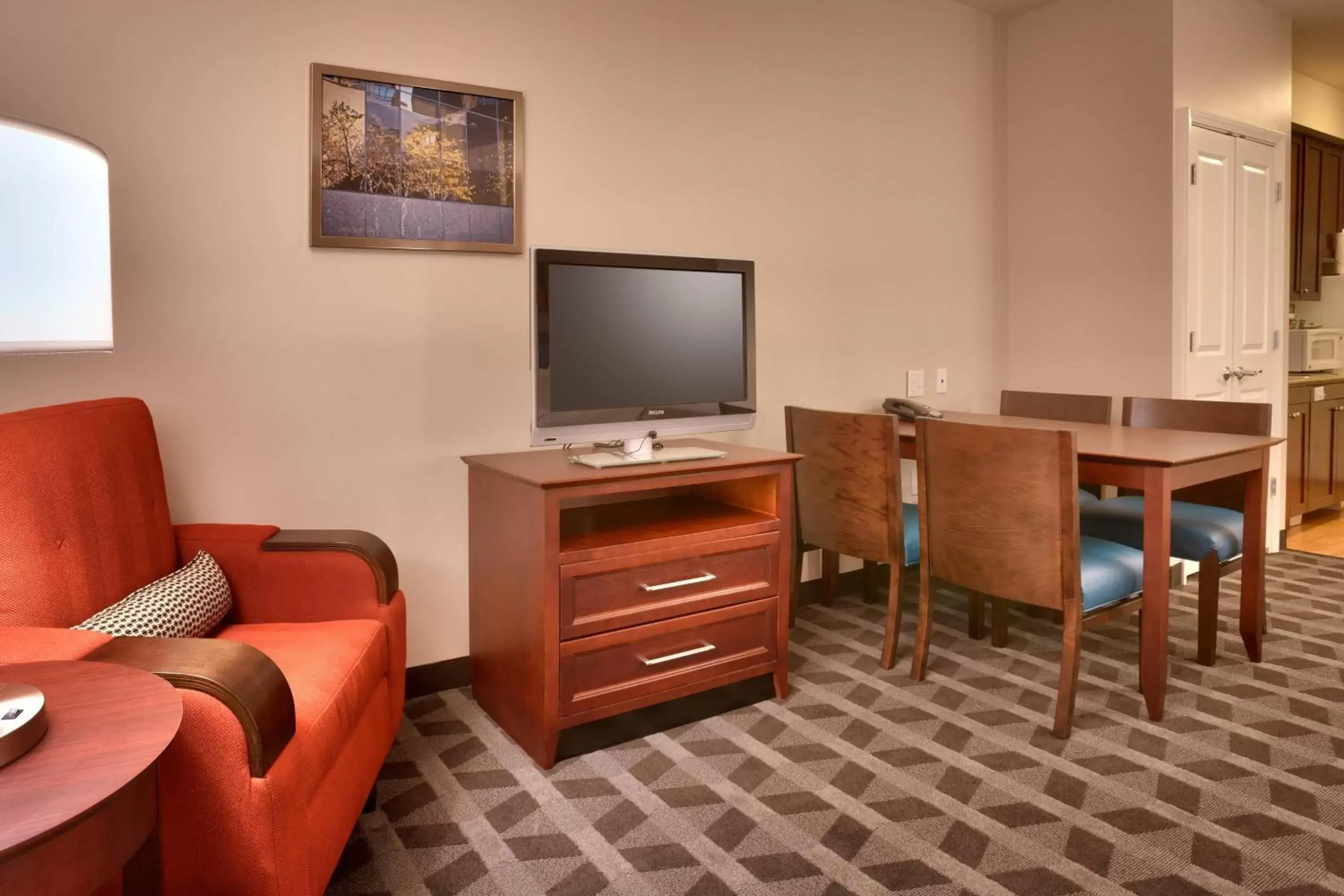 Living room, TV/Entertainment Center in TownePlace Suites Boise West / Meridian