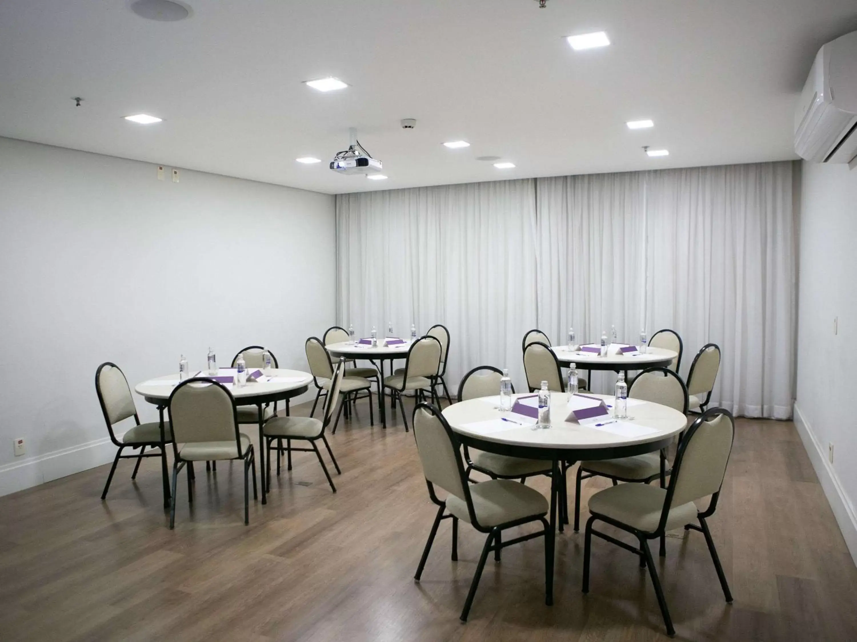 Meeting/conference room, Restaurant/Places to Eat in Mercure Sao Caetano do Sul