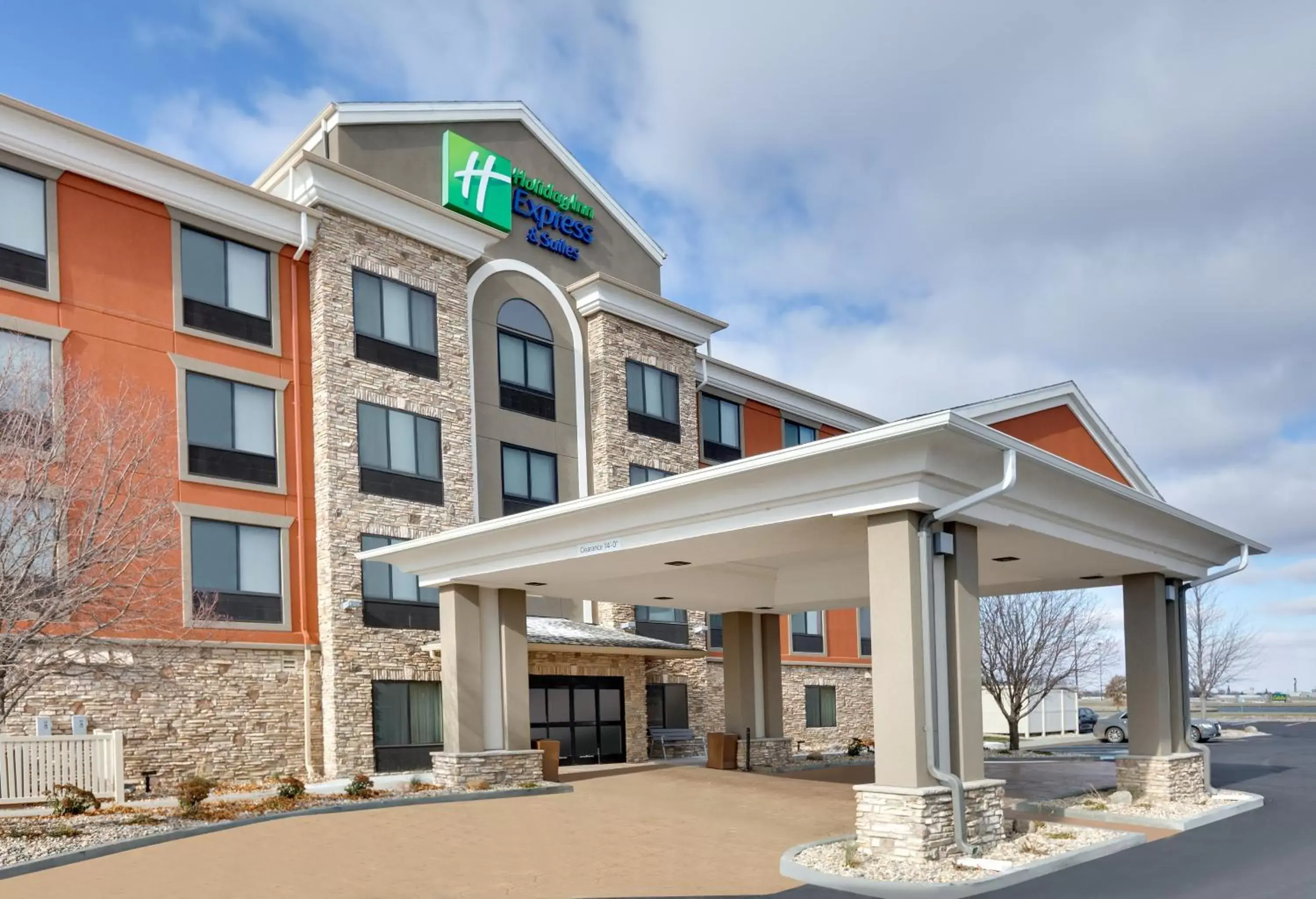 Property Building in Holiday Inn Express & Suites Mitchell, an IHG Hotel