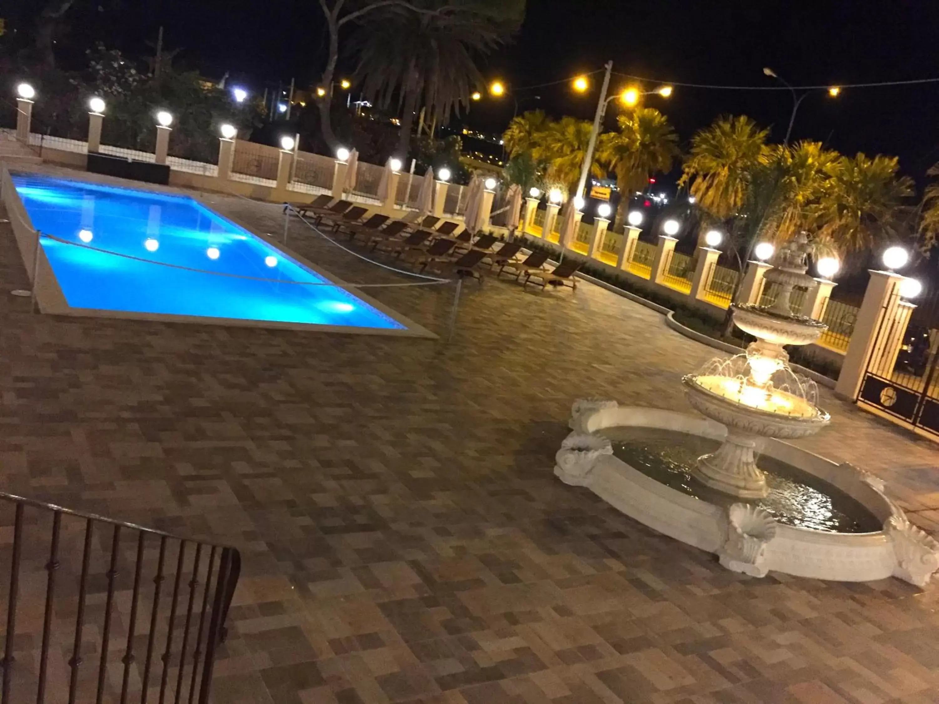 Swimming Pool in Hotel Riviera Palace