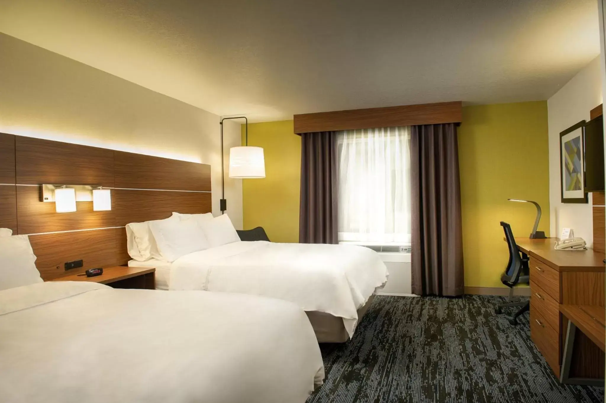 Photo of the whole room, Bed in Holiday Inn Express & Suites Wausau, an IHG Hotel