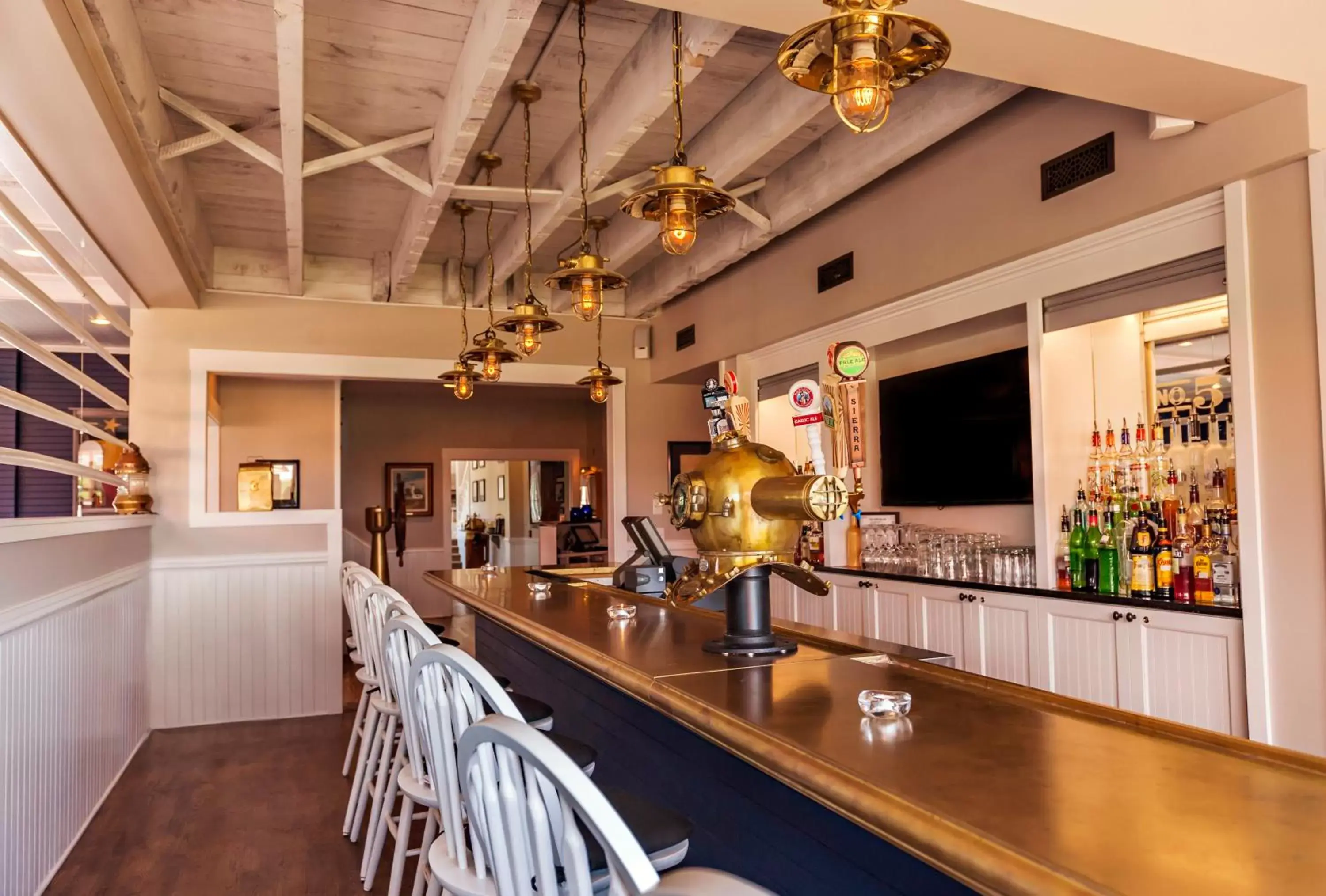 Restaurant/places to eat, Lounge/Bar in Sanderling Resort Outer Banks