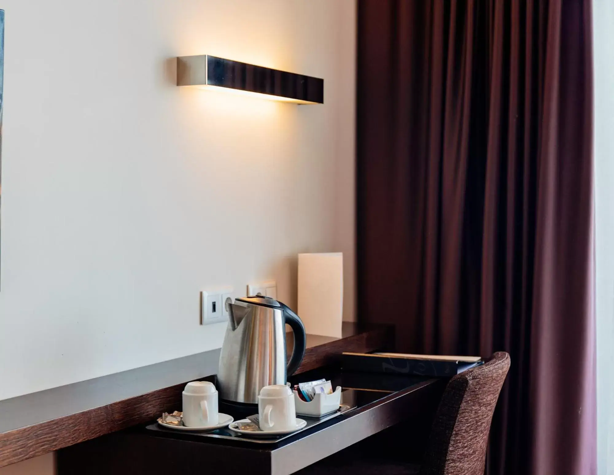 Coffee/Tea Facilities in Axis Porto Business & Spa Hotel