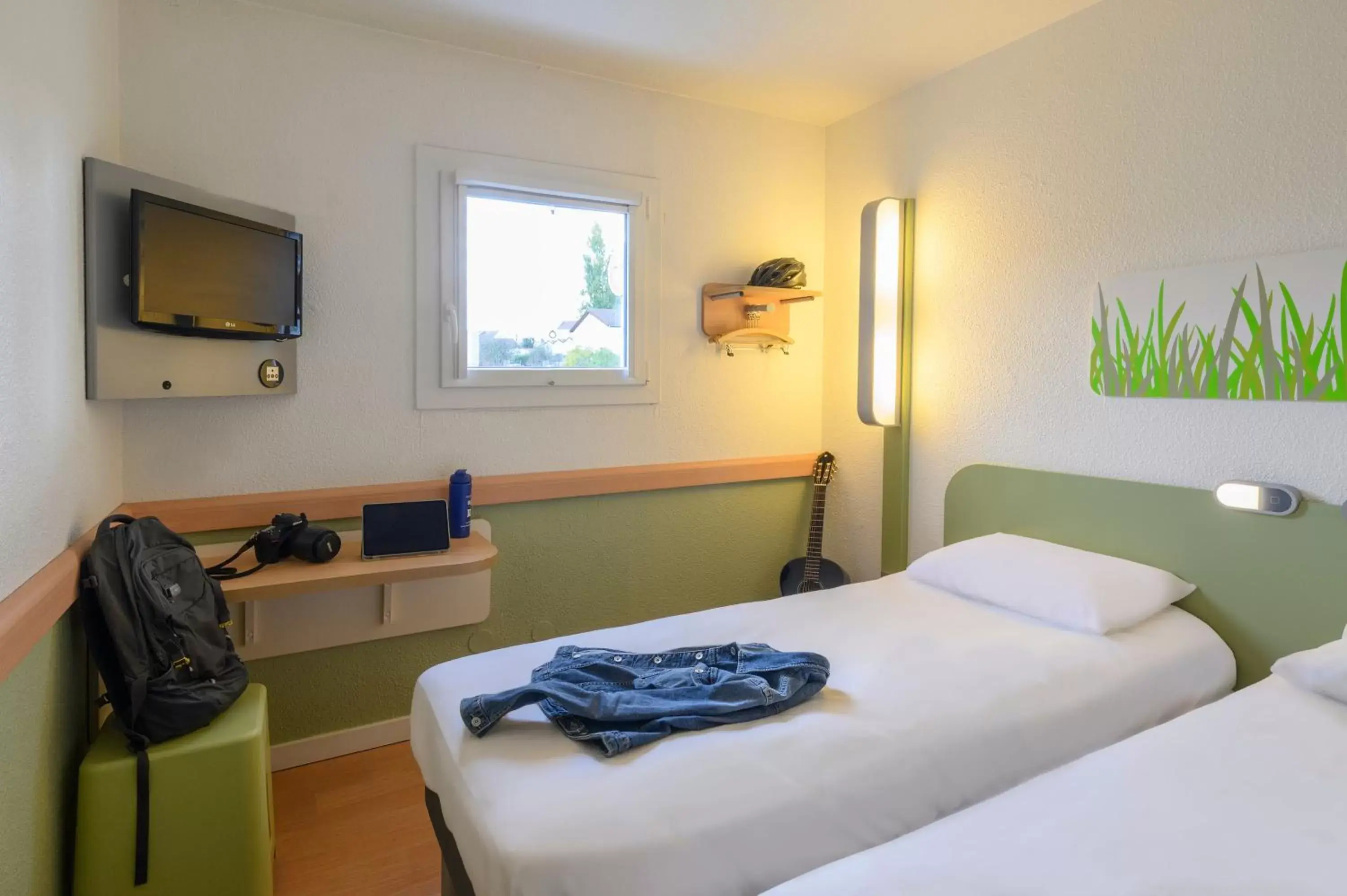Bedroom, Bed in Ibis budget Saint-Étienne stade