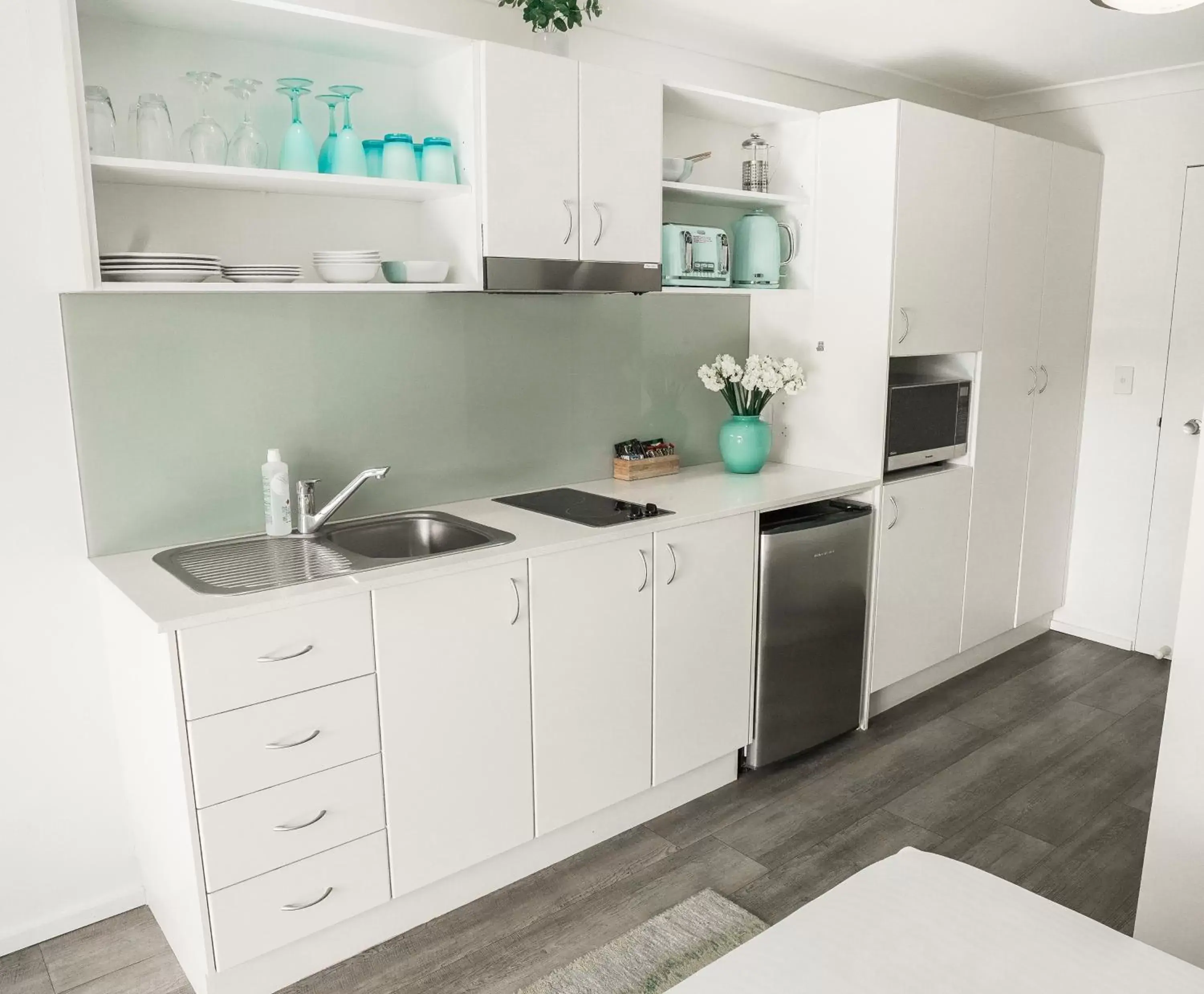 Kitchen or kitchenette, Kitchen/Kitchenette in Terrigal Pacific Coastal Retreat