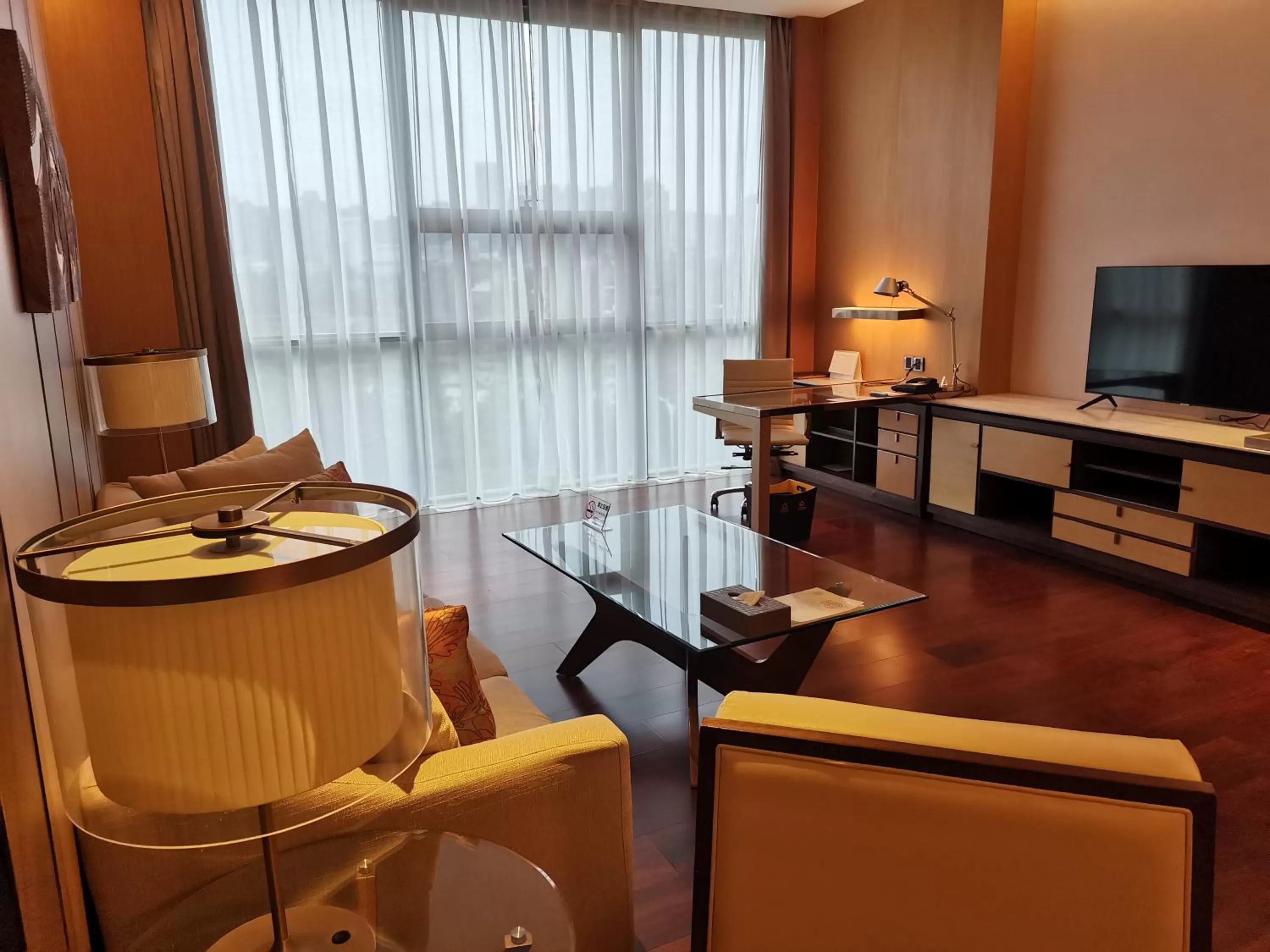 Dining area in The OCT Harbour, Shenzhen - Marriott Executive Apartments