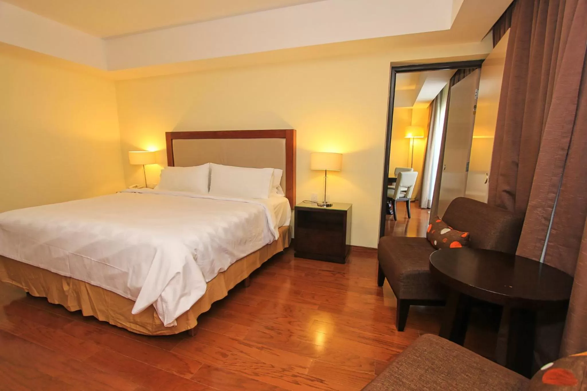 Photo of the whole room, Bed in Holiday Inn Leon by IHG