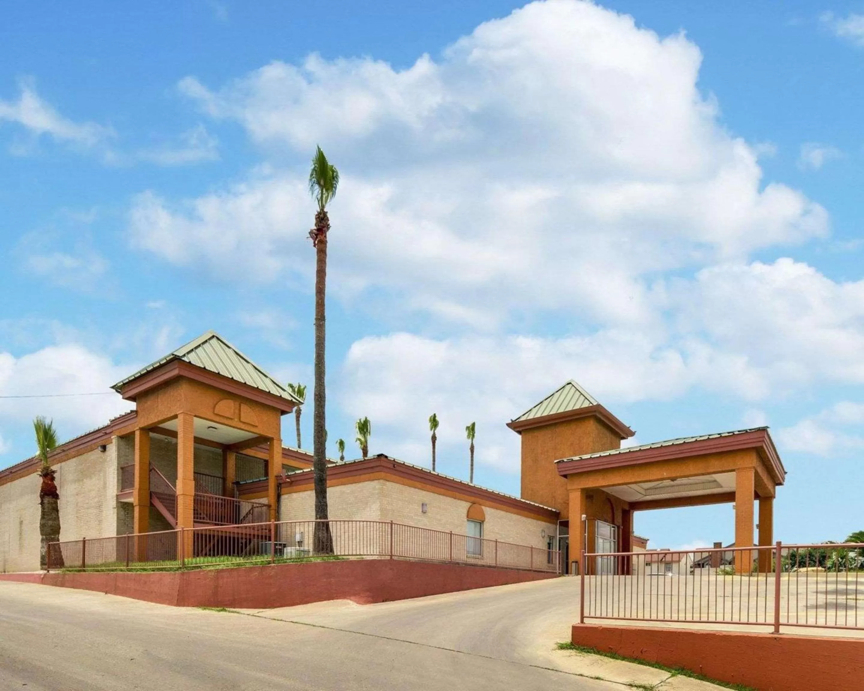 Property building in Econo Lodge Inn & Suites Eagle Pass