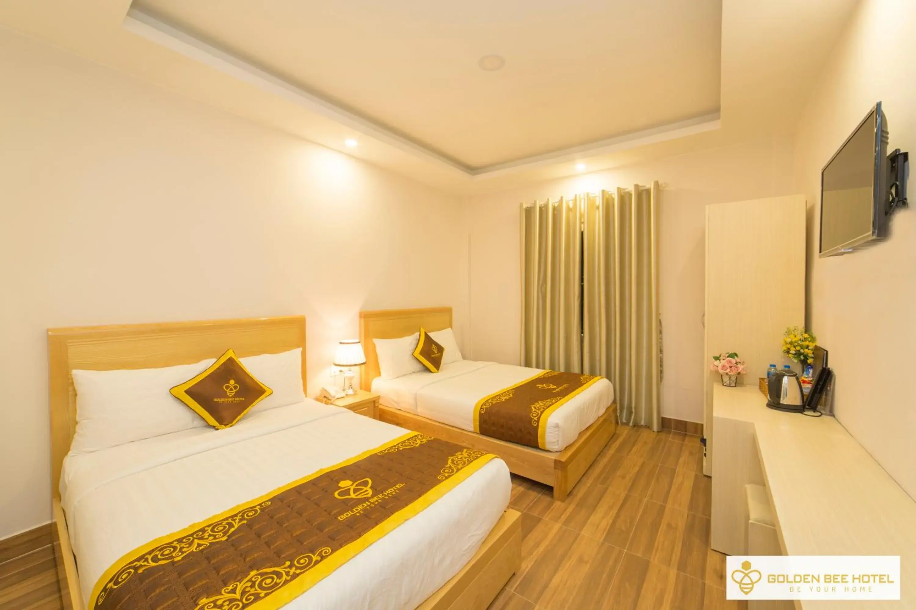Bed in Golden Bee Hotel