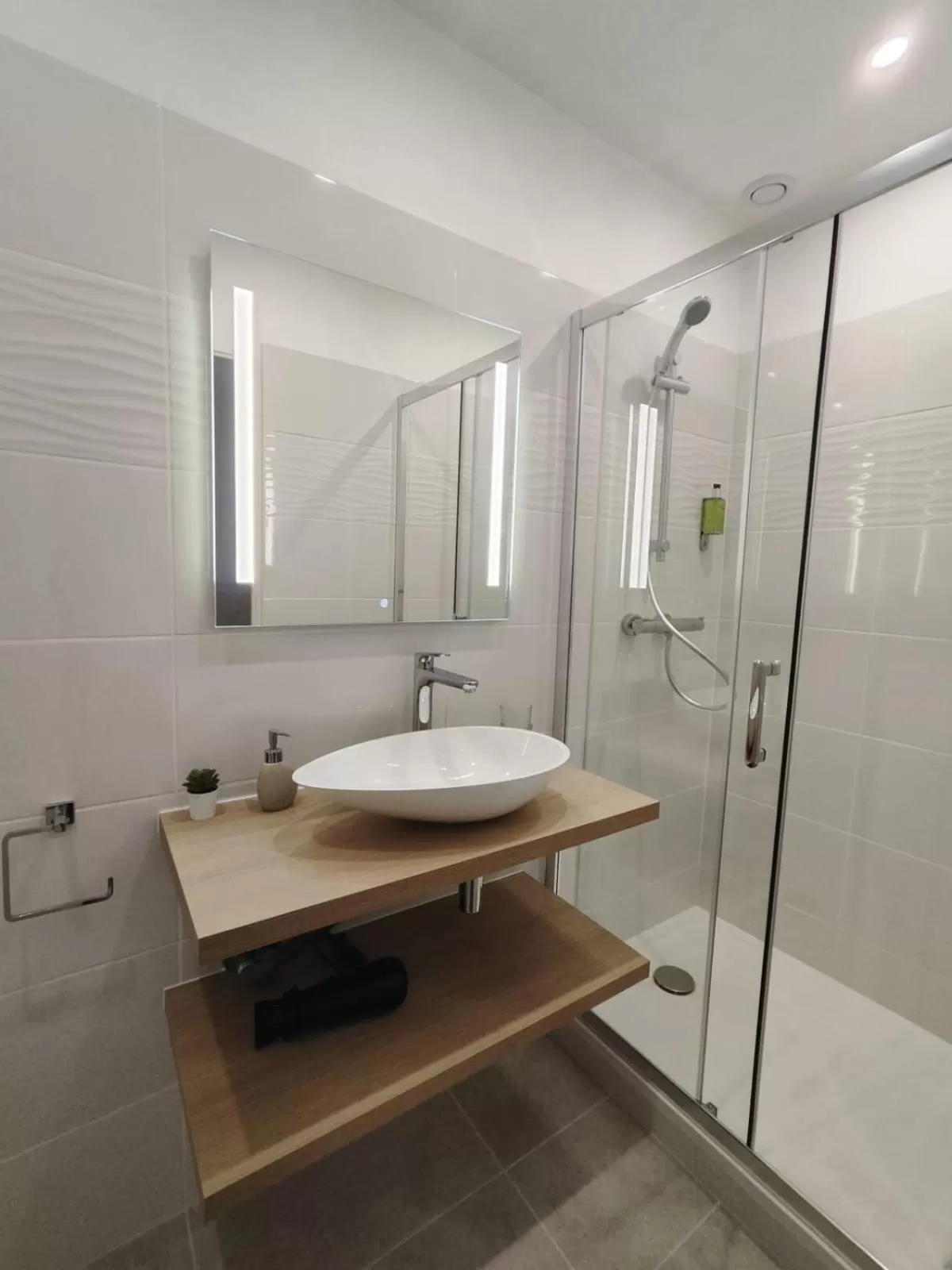 Shower in Demeures & Châteaux - Hôtel de la porte Saint-Malo - DINAN