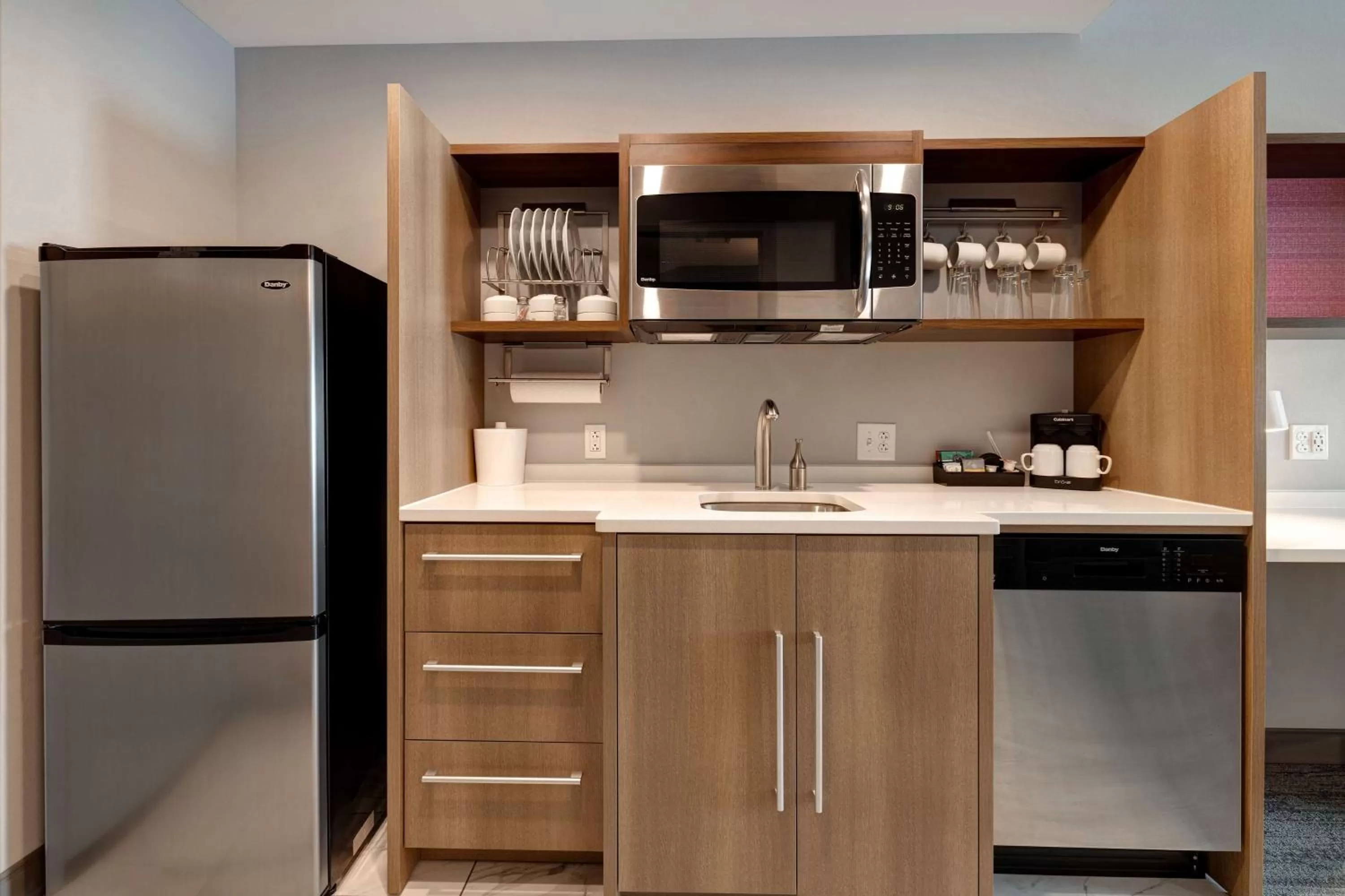 Kitchen or kitchenette in Home2 Suites By Hilton Nashville Downtown-Metrocenter
