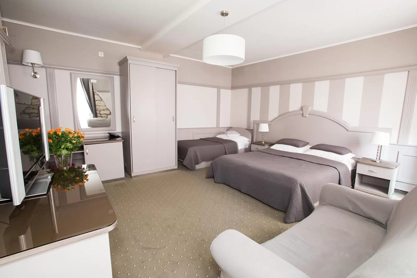 Shower, Bed in Hotel Galija