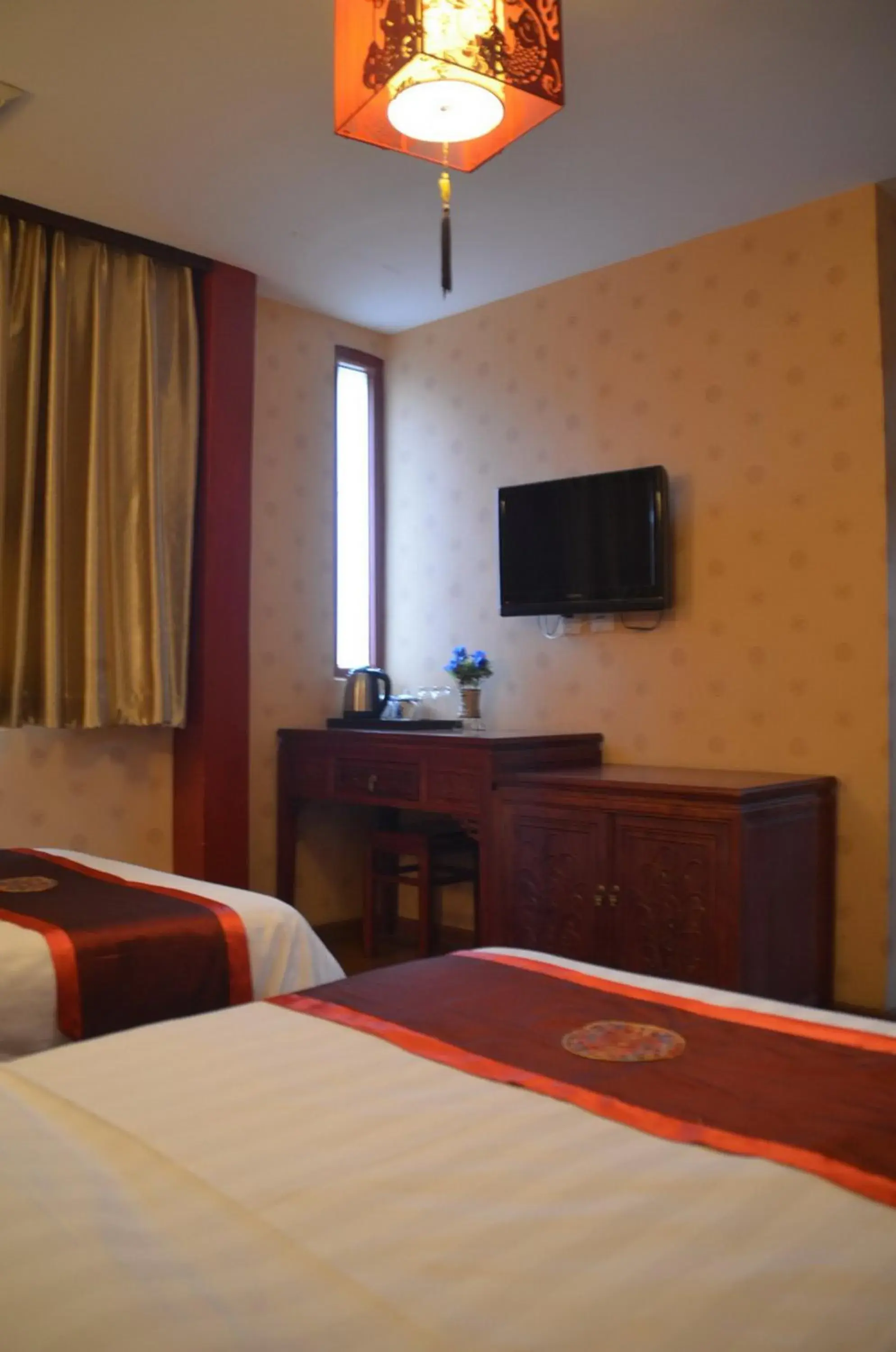 TV and multimedia, Bed in Qianmen Courtyard Hotel