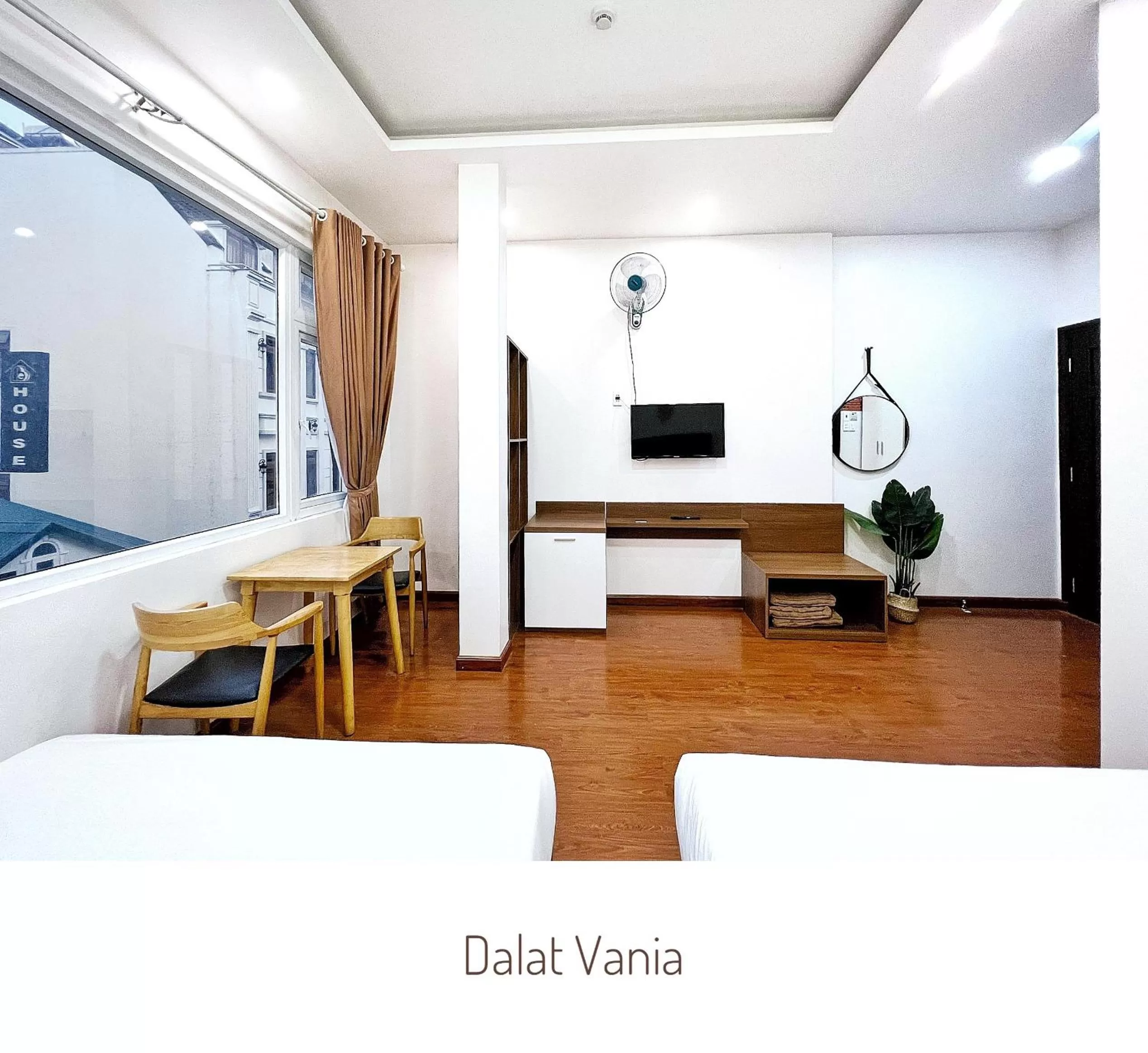 Communal lounge/ TV room in Sky Hotel - Dalat Vania