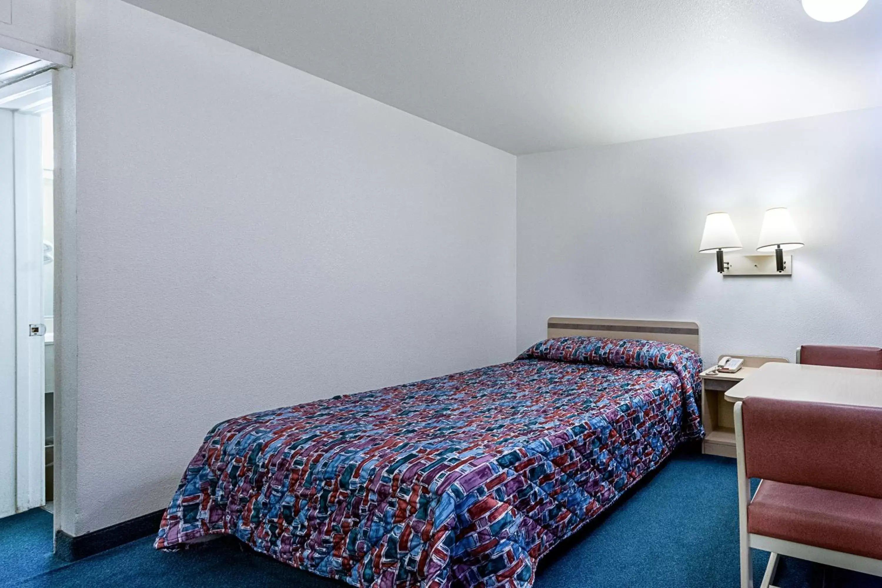 Photo of the whole room, Room Photo in Motel 6-Winnemucca, NV
