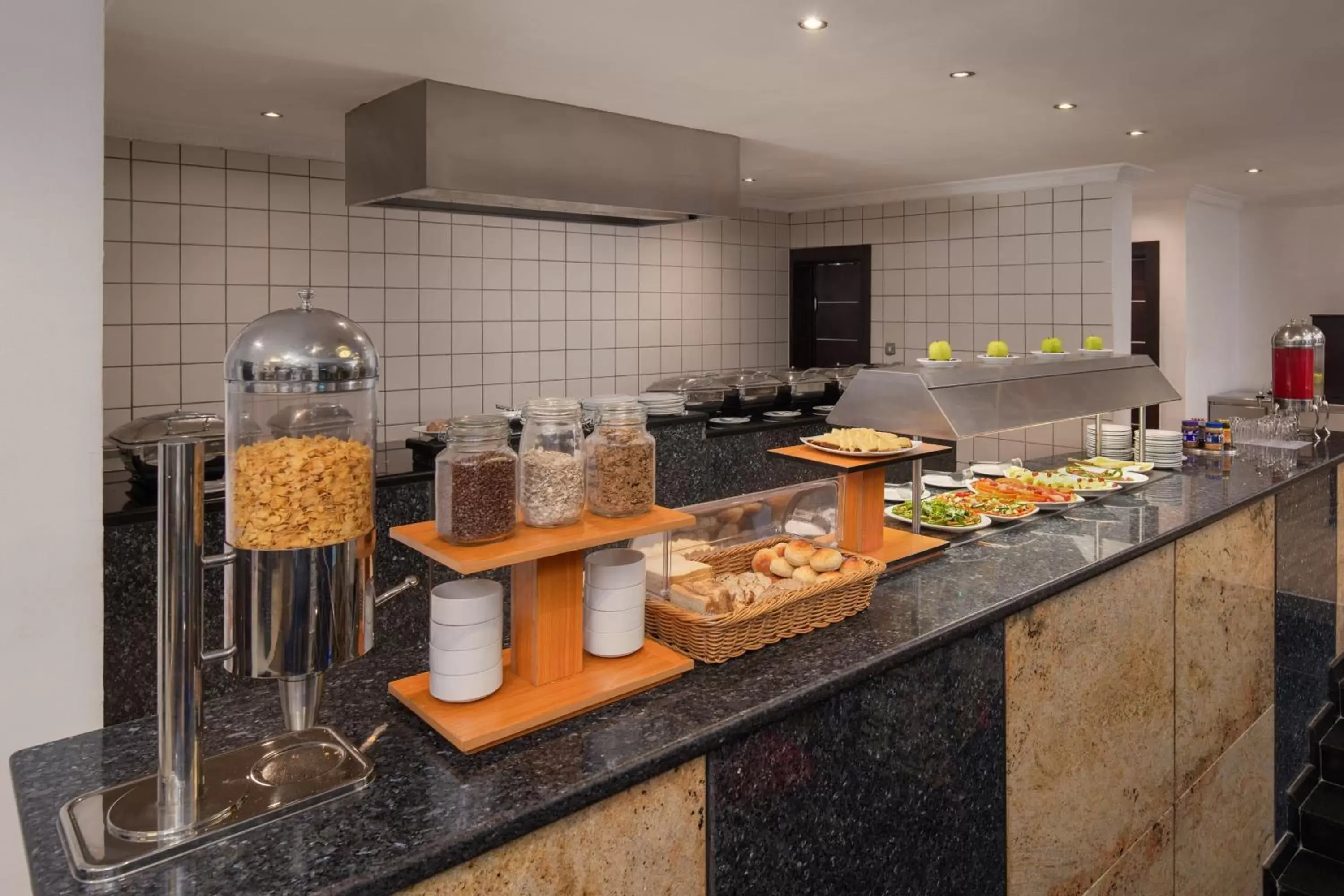 Restaurant/places to eat, Kitchen/Kitchenette in Protea Hotel by Marriott Lagos Kuramo Waters