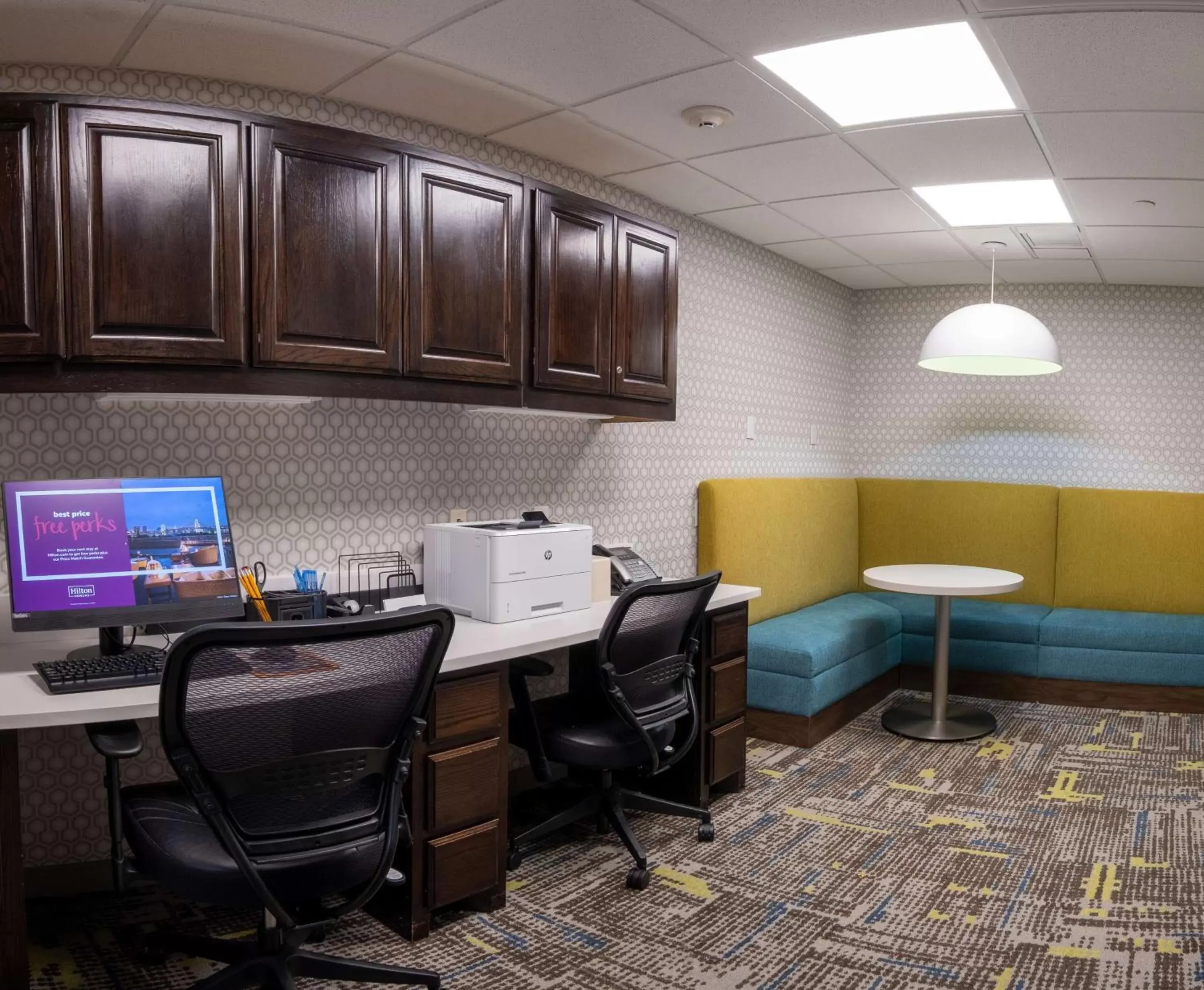 Business facilities in Hampton Inn and Suites Dallas/Lewisville-Vista Ridge Mall