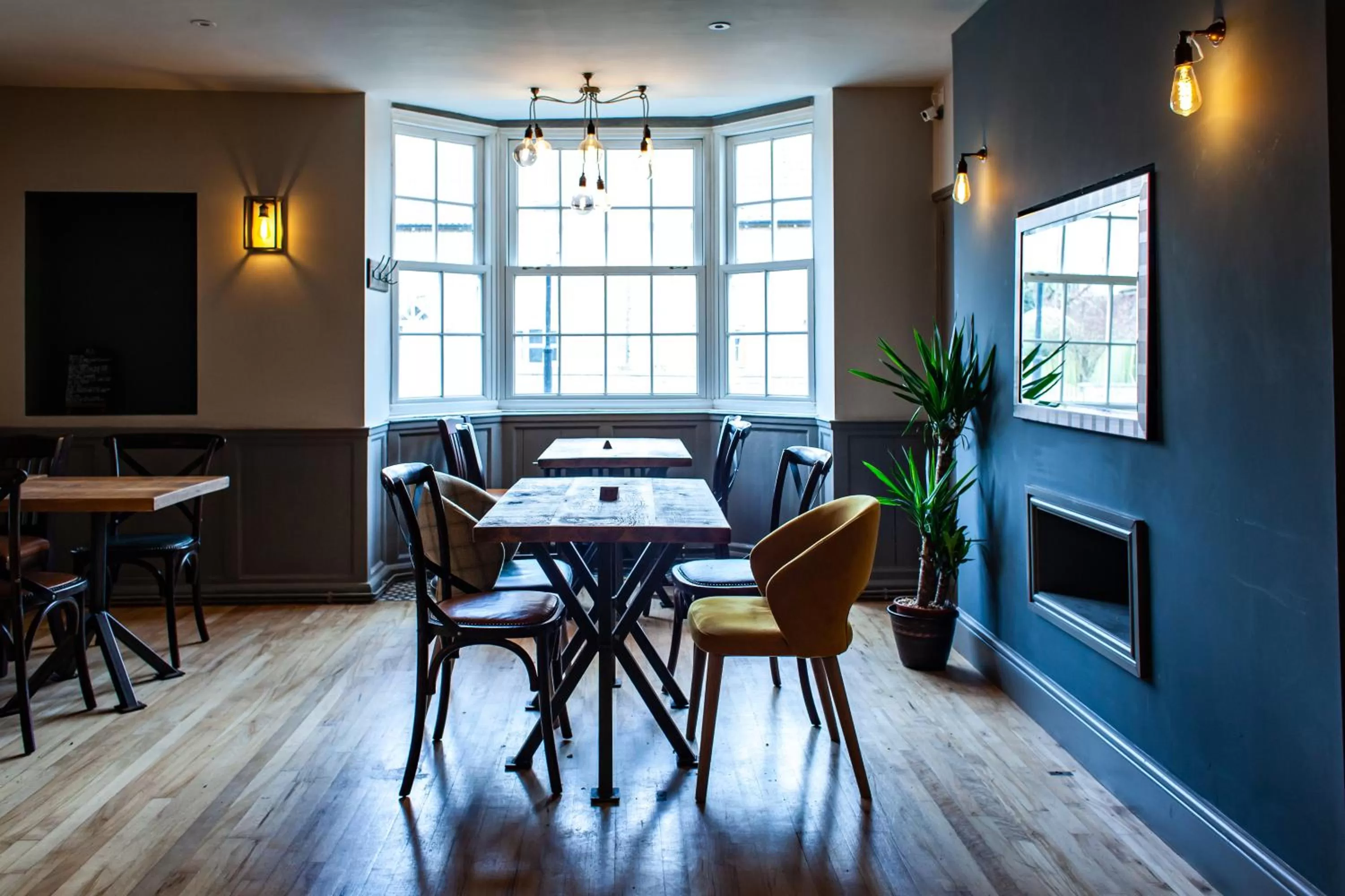Dining area in Coach House Inn