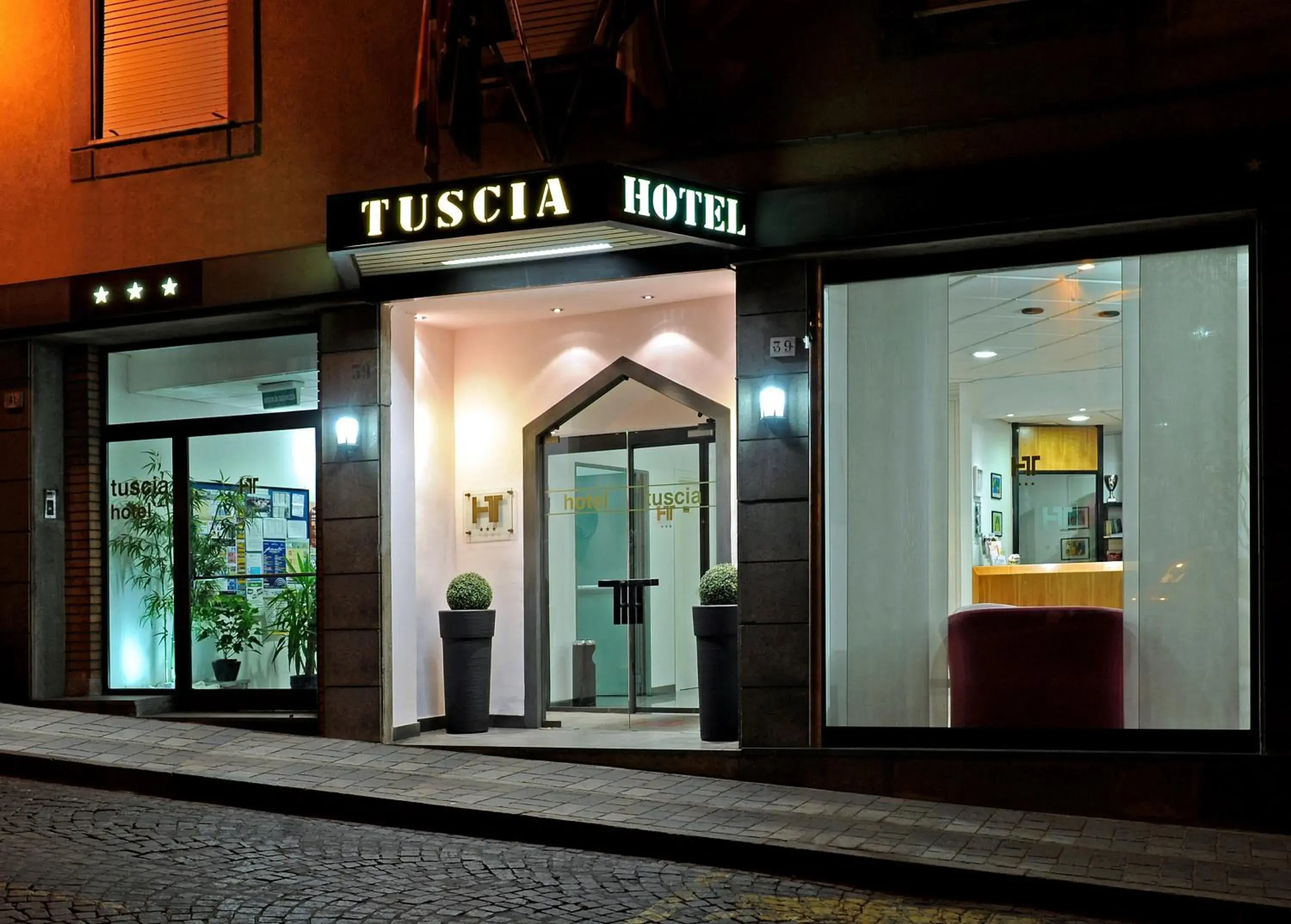 Facade/entrance in Tuscia Hotel
