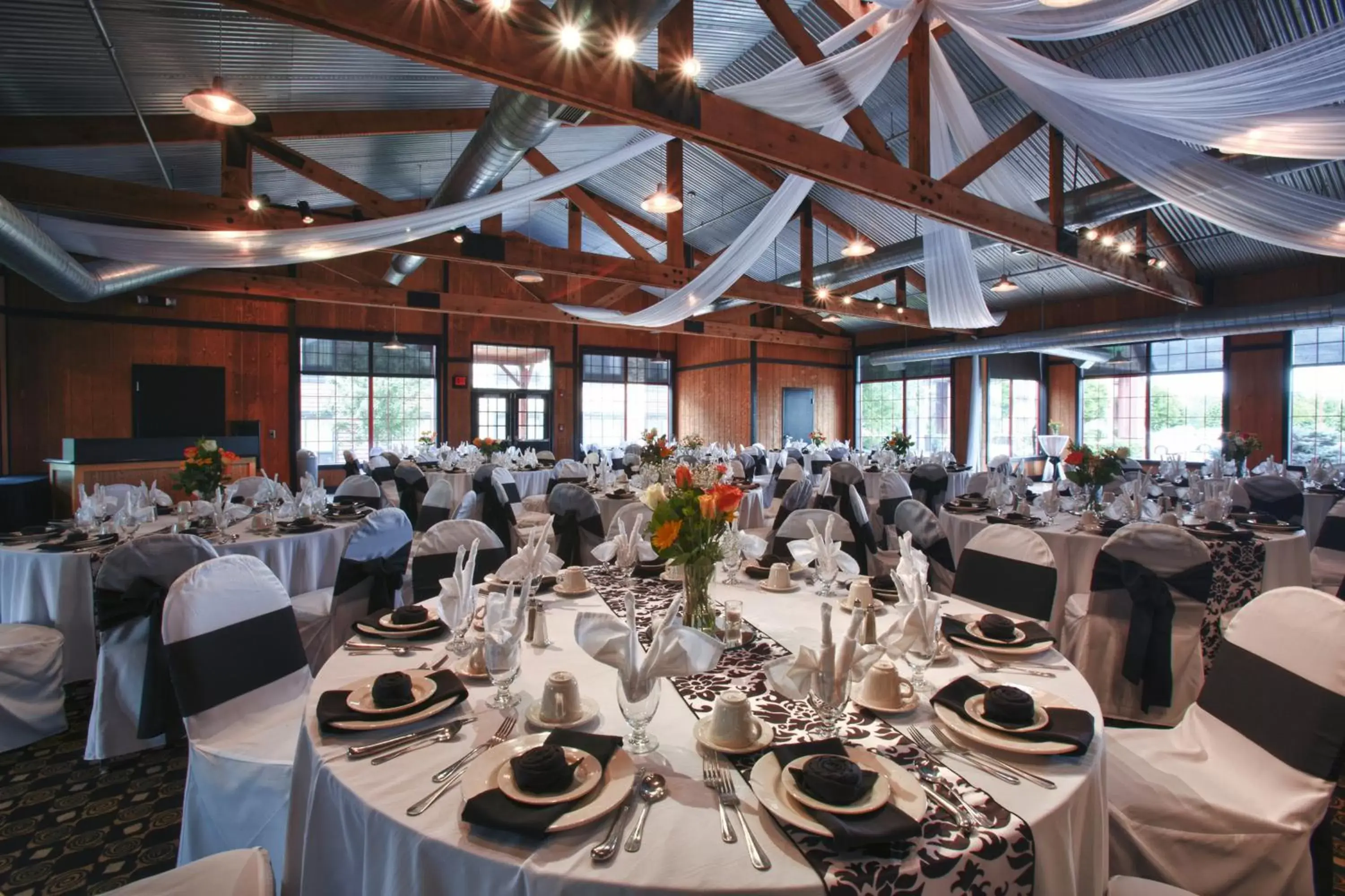 Banquet/Function facilities, Restaurant/Places to Eat in Holiday Inn St. Paul Northeast - Lake Elmo, an IHG Hotel