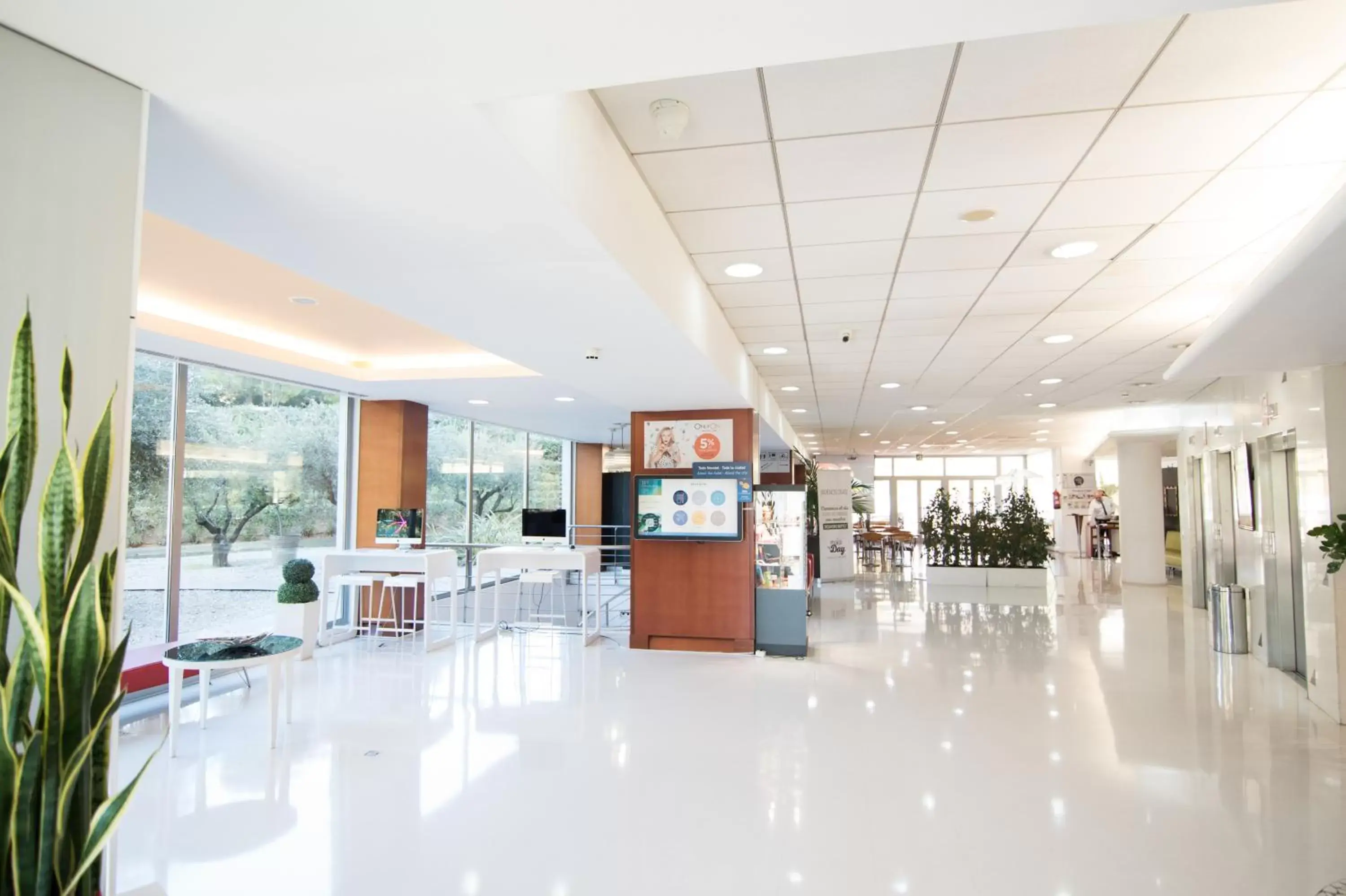 Lobby or reception, Lobby/Reception in Novotel Barcelona Sant Joan Despí