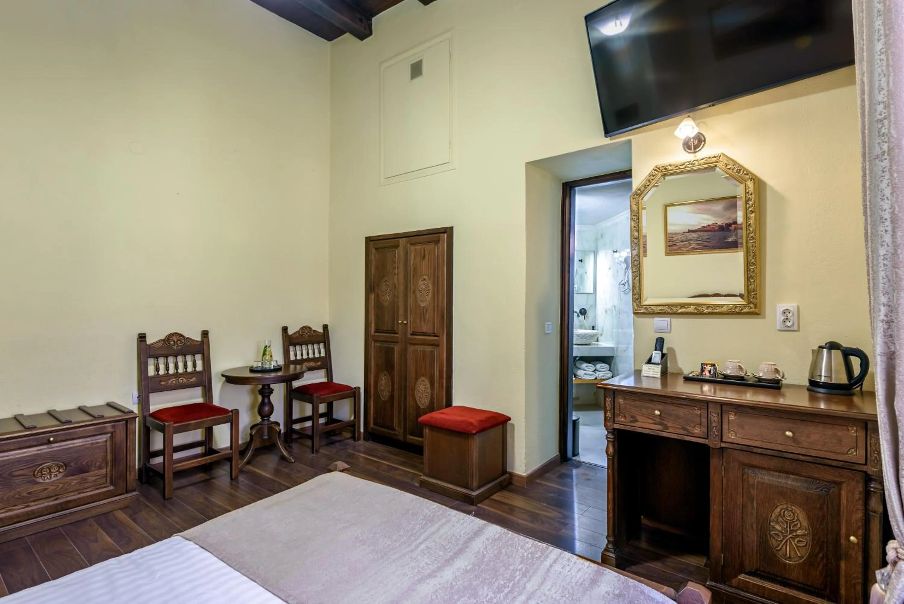 Photo of the whole room, Bed in Porto Del Colombo Traditional Boutique Hotel