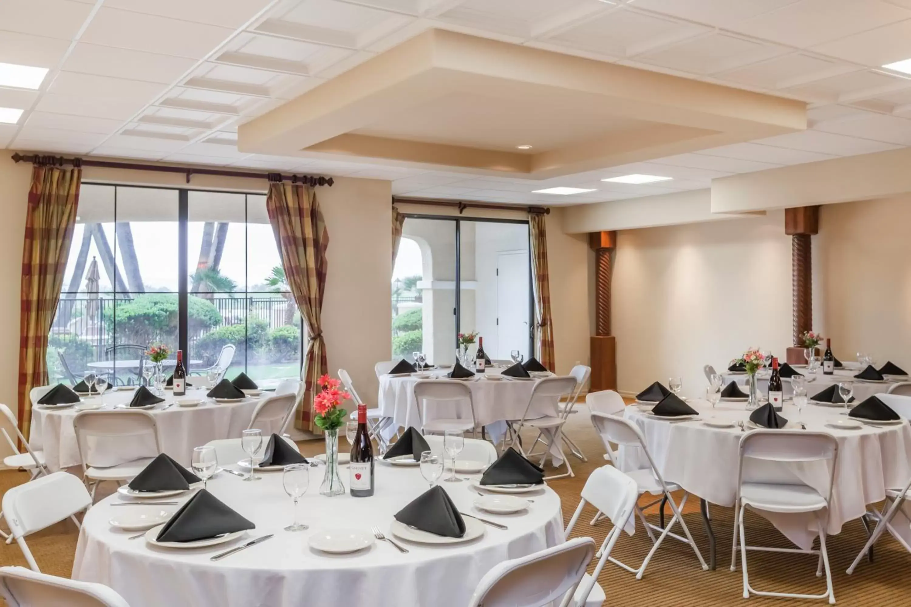 Banquet/Function facilities, Restaurant/Places to Eat in Canoa Ranch Golf Resort